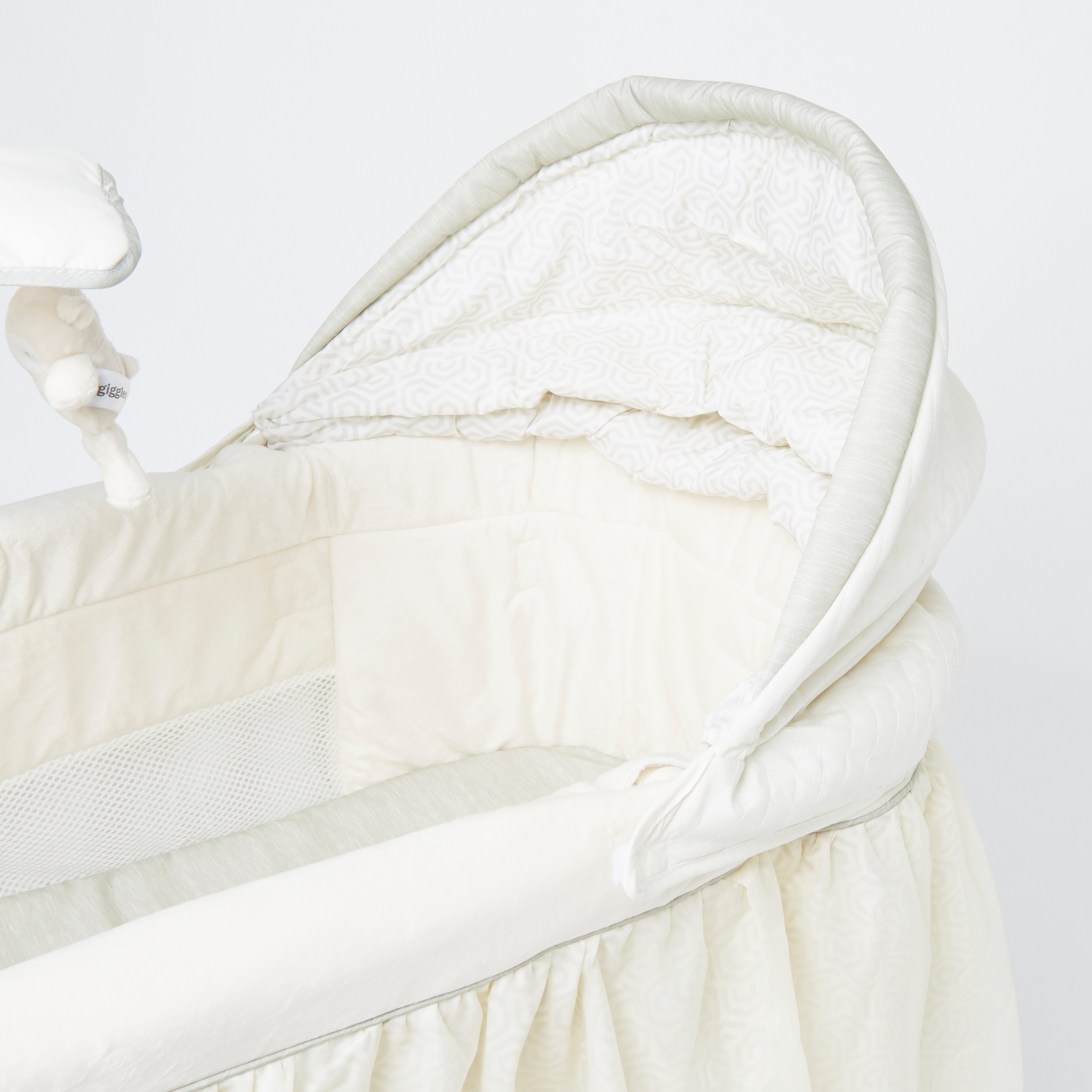 سرير أطفال هزاز 2 في 1  من جيجلز-baby-nursery-furniture-cribsandbeds-bassinets-image-8