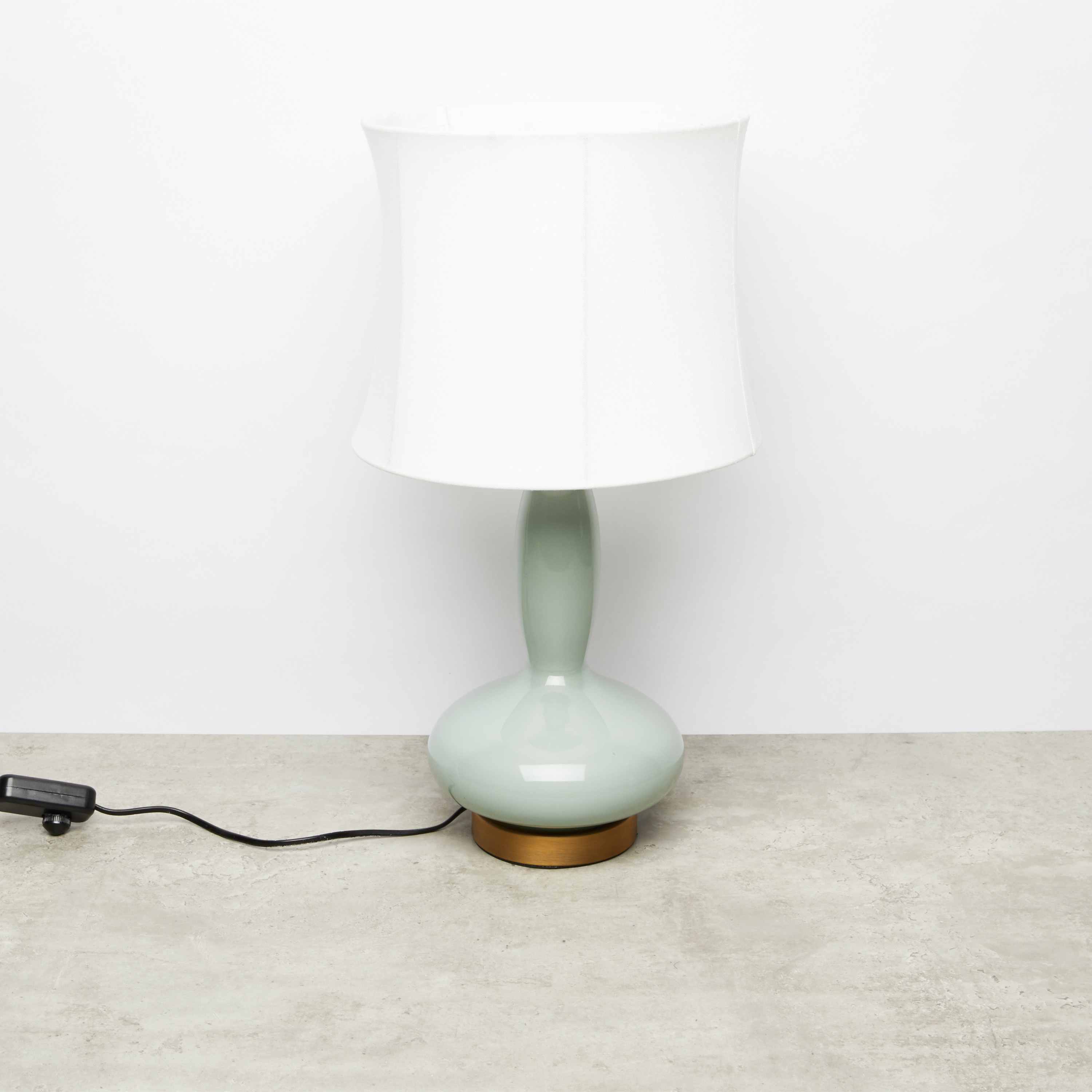 مصباح طاولة أسطواني زجاجي معدني - 30.5x30.5x55 سم-household-lighting-tableanddesklamps-image-1