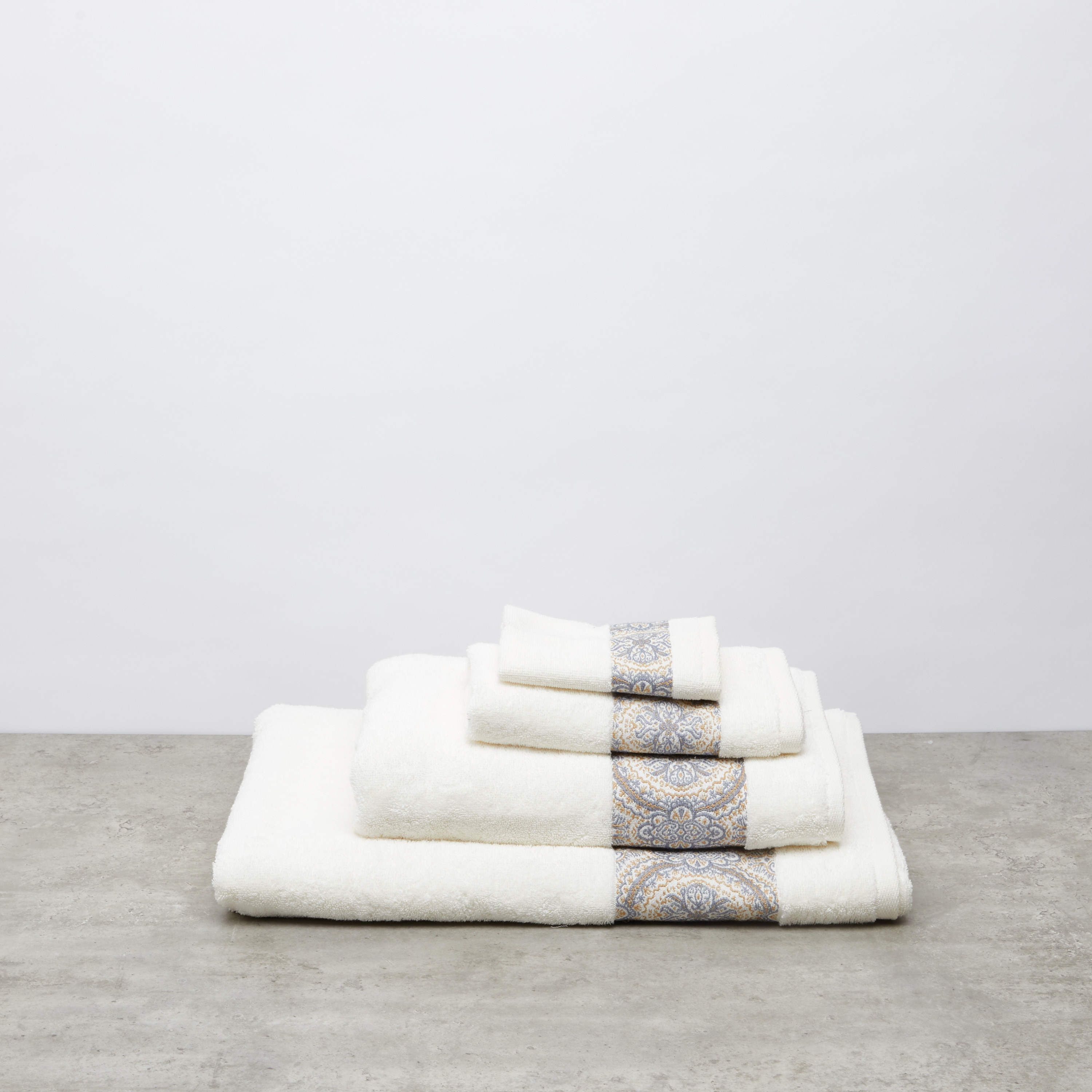 منشفة يد بطبعات من كوليت - 40x70 سم-household-bathandlaundry-bathlinen-towels-image-4