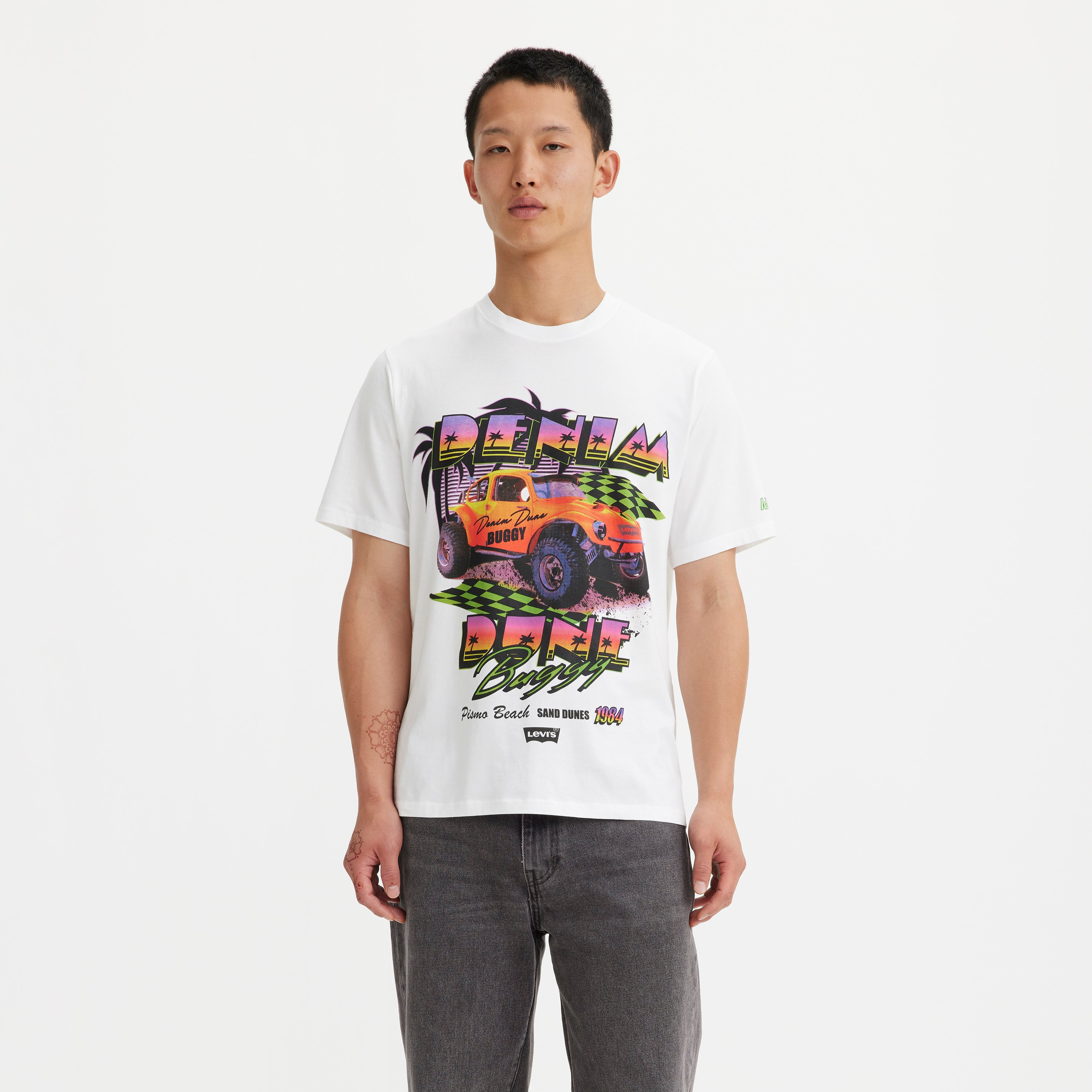 تي شيرت ليفايز جرافيك بأكمام قصيرة وياقة دائرية-men-clothing-tshirtsandpolos-tshirts-image-1