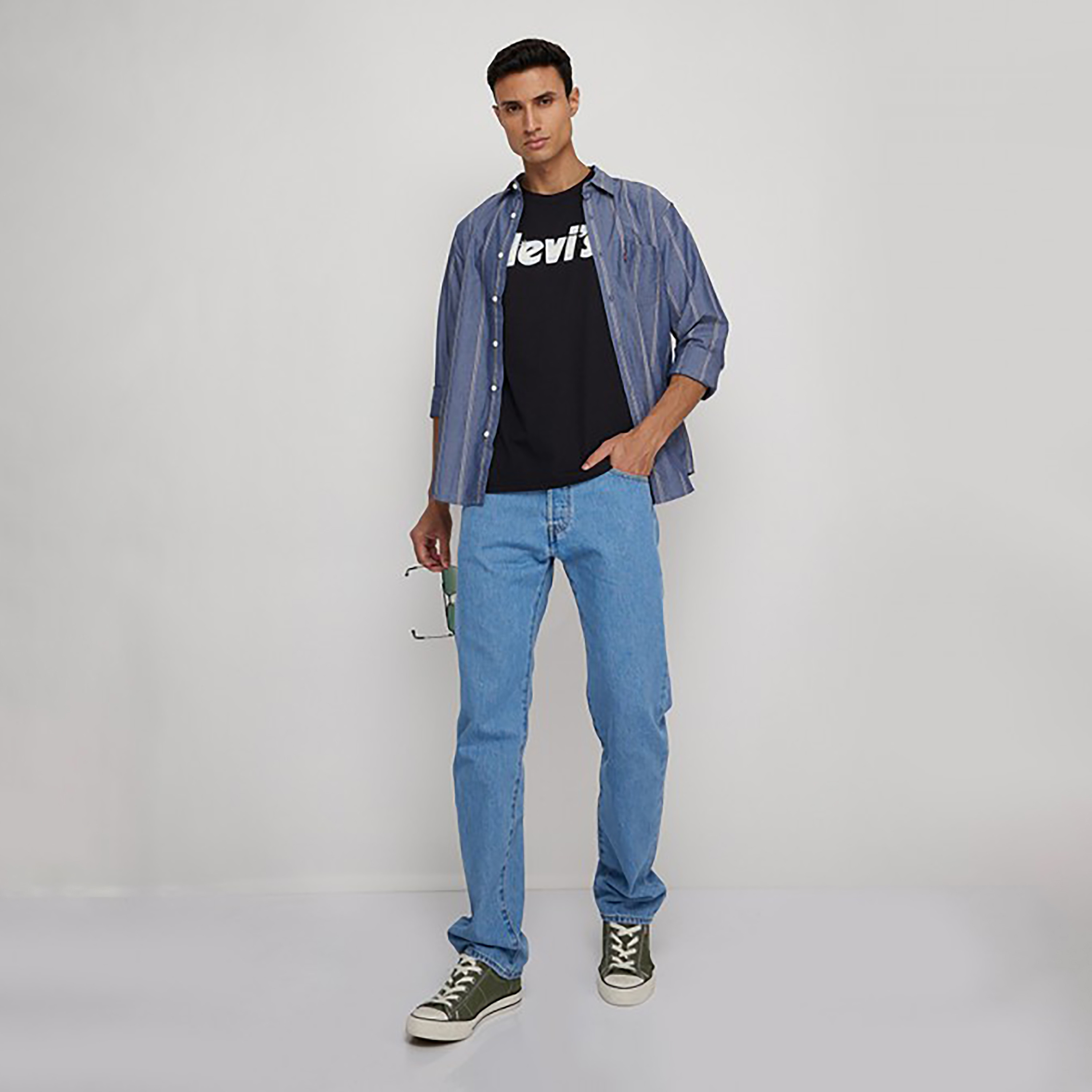 تيشيرت ليفايز بأكمام قصيرة وياقة دائرية مع شعار-men-clothing-tshirtsandpolos-tshirts-image-2