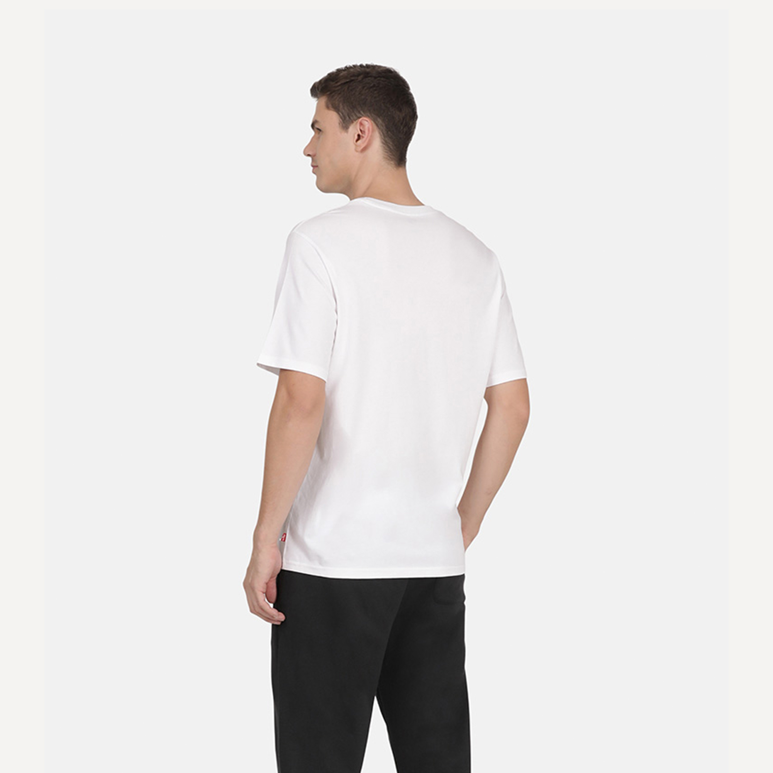 Levi's Men's Relaxed Fit Graphic Crew Neck Short Sleeves T-shirt-men-clothing-tshirtsandpolos-tshirts-image-2