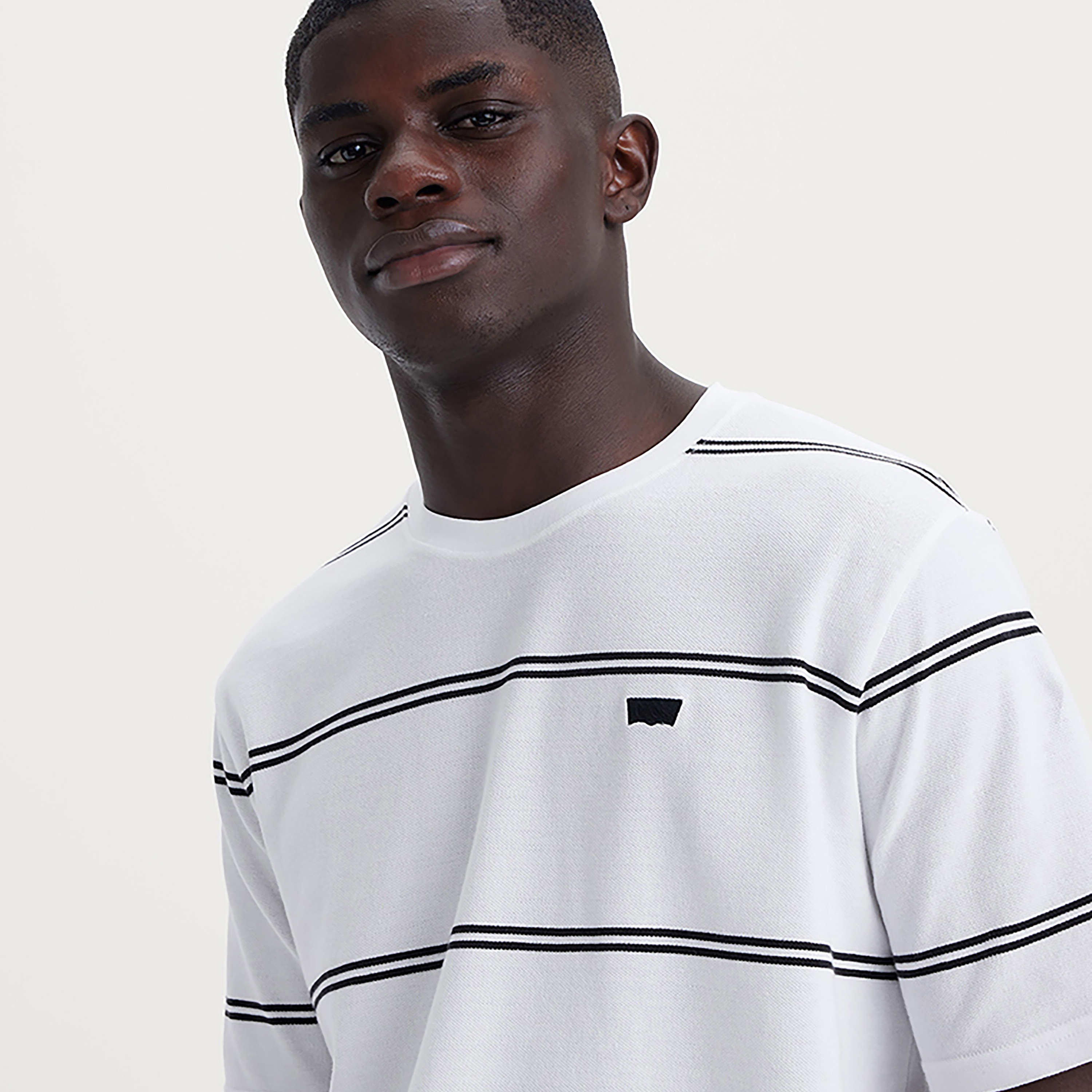 Levi's Stripes Crew Neck Short Sleeves T-Shirt-men-clothing-tshirtsandpolos-tshirts-image-2