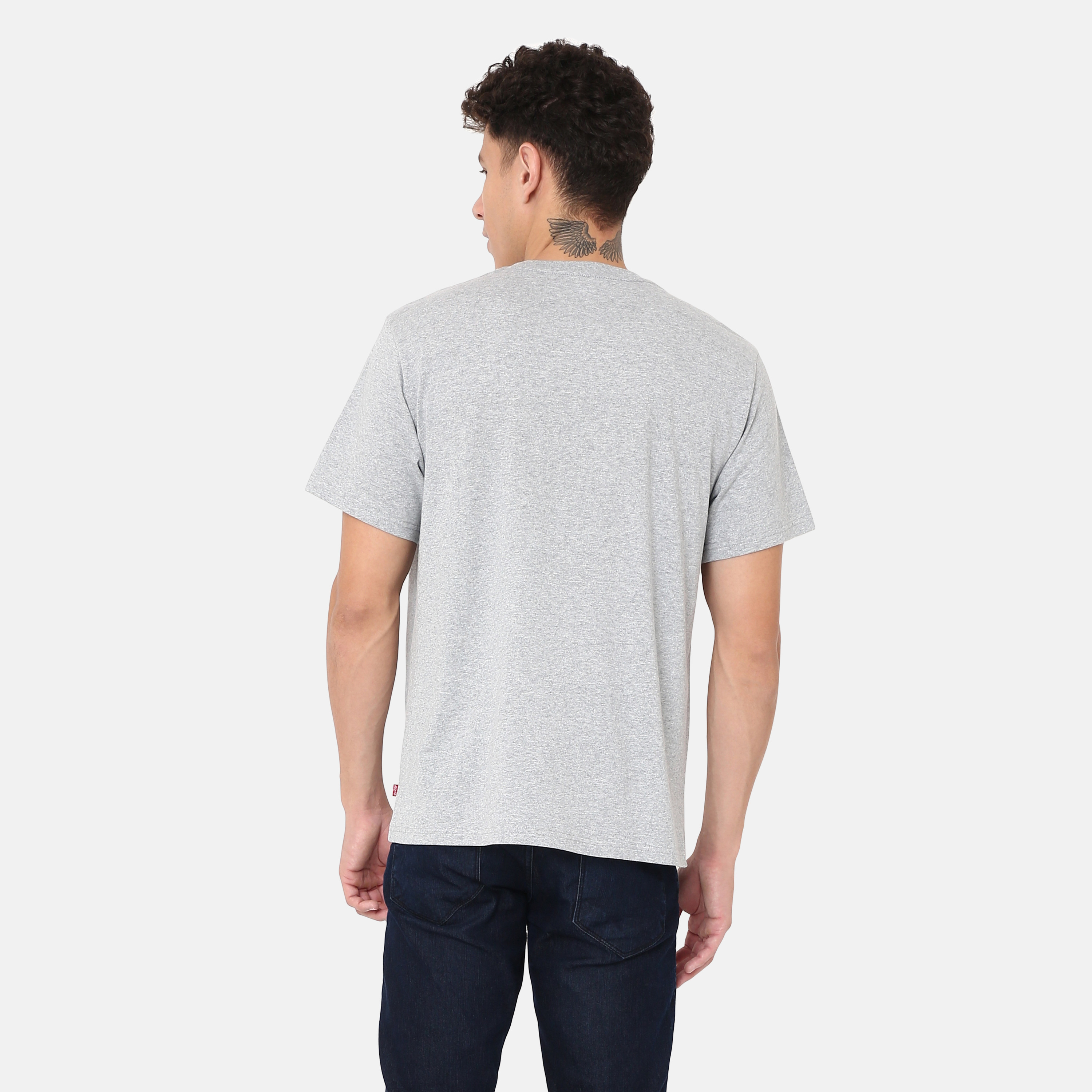 تي شيرت رجالي مطبوع بياقة دائرية وأكمام قصيرة من Levi-men-clothing-tshirtsandpolos-tshirts-image-3