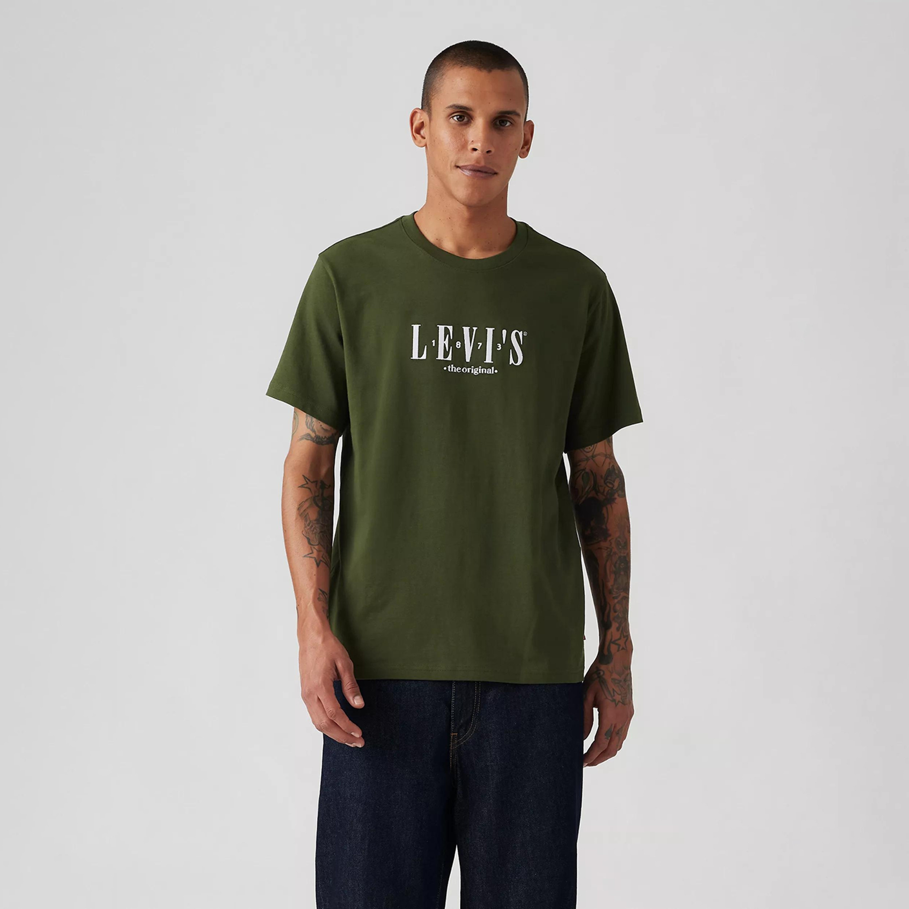 تي شيرت بأكمام قصيرة وياقة دائرية وشعار Levi-men-clothing-tshirtsandpolos-tshirts-image-2