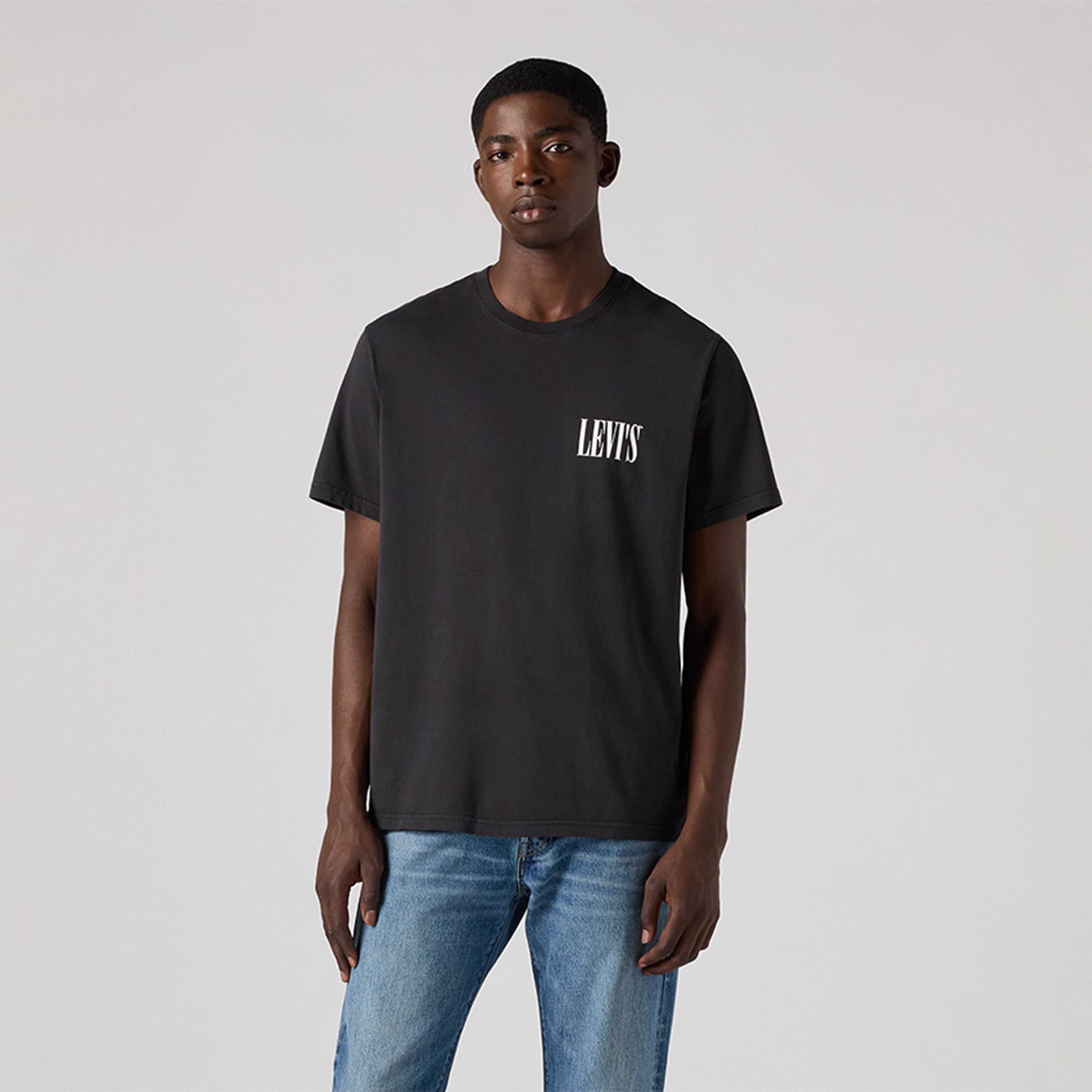 تي شيرت رجالي سادة بياقة دائرية وأكمام قصيرة من ليفايس-men-clothing-tshirtsandpolos-tshirts-image-1