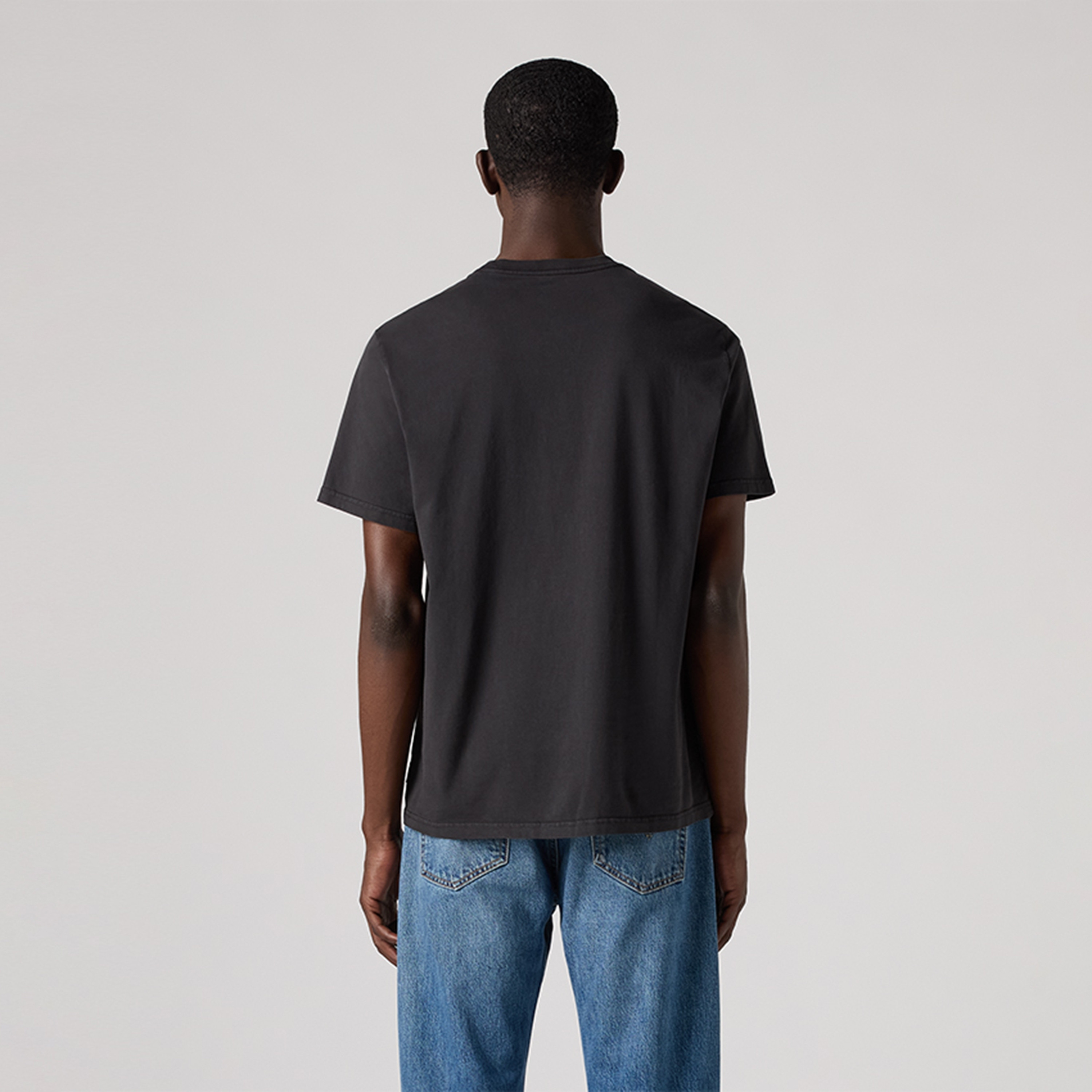 تي شيرت رجالي سادة بياقة دائرية وأكمام قصيرة من ليفايس-men-clothing-tshirtsandpolos-tshirts-image-3