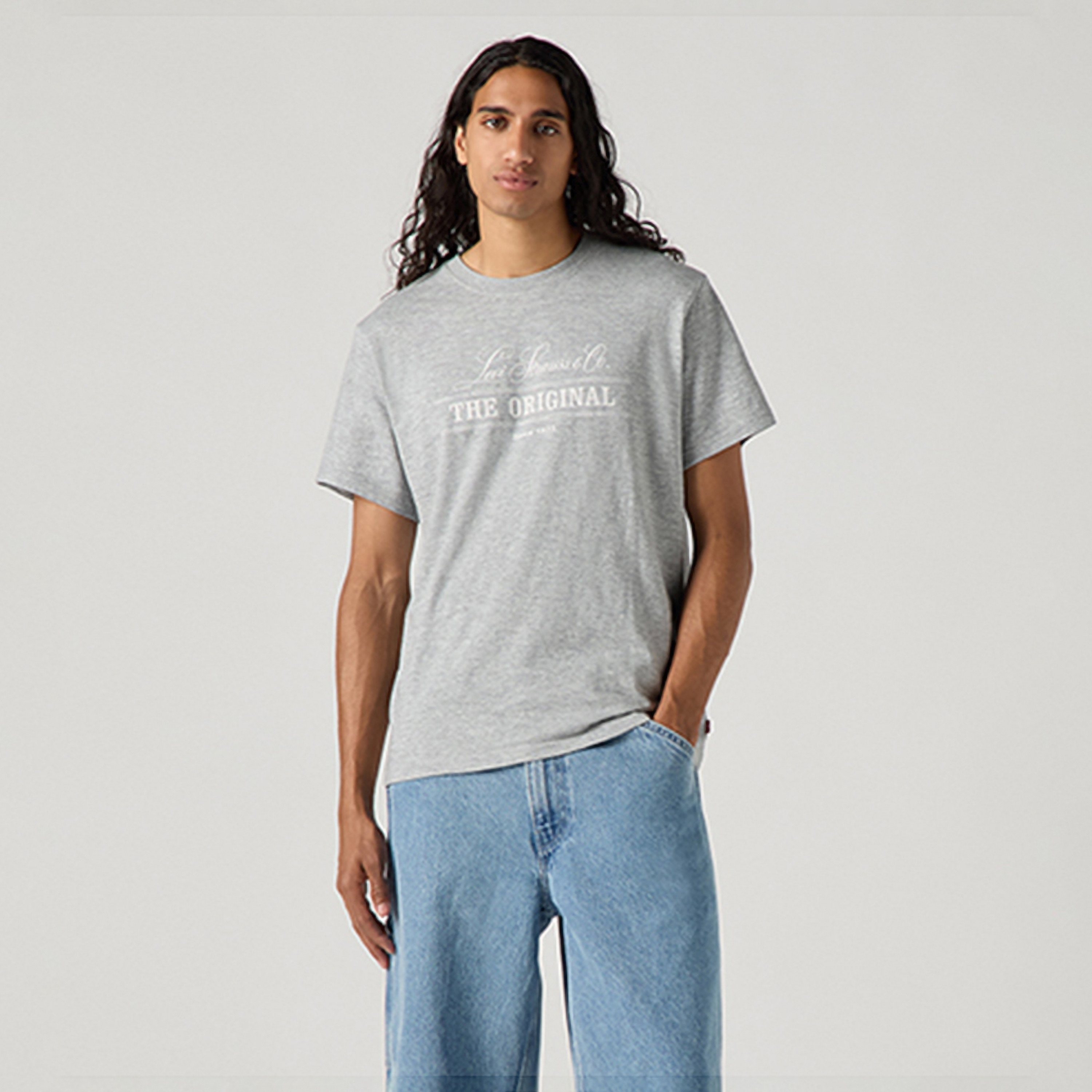 تي شيرت رجالي سادة برقبة دائرية وأكمام قصيرة من ليفايس-men-clothing-tshirtsandpolos-tshirts-image-1