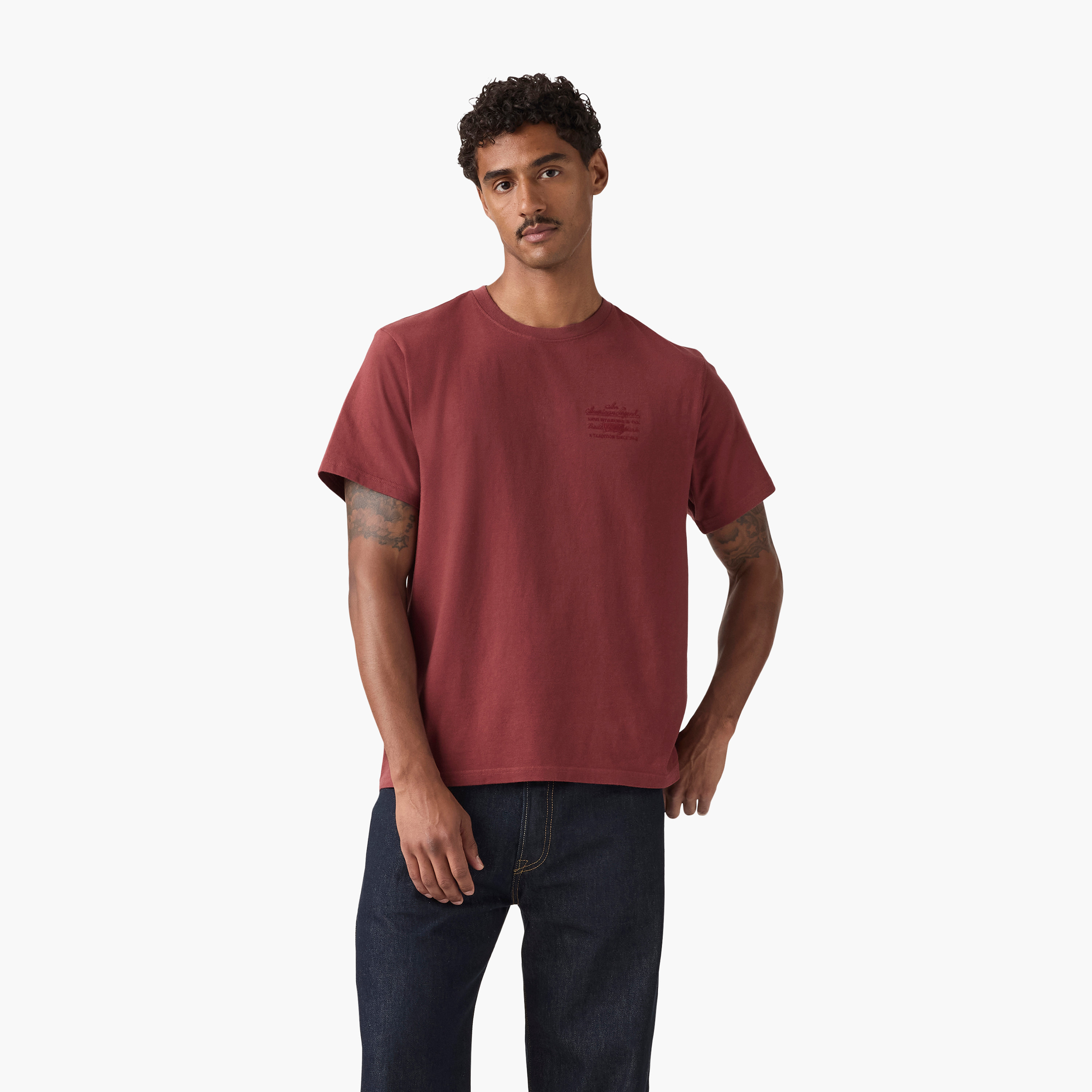 تي شيرت رجالي سادة بياقة دائرية وأكمام قصيرة من ليفايس-men-clothing-tshirtsandpolos-tshirts-image-1