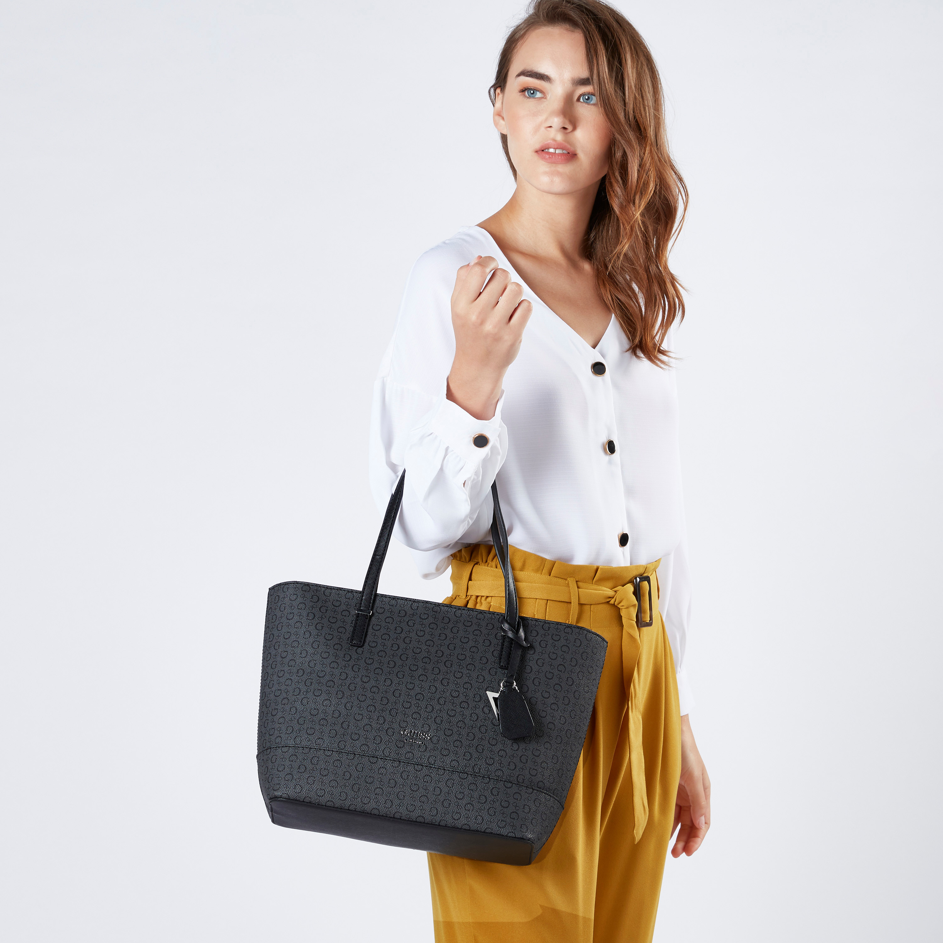 شنطة توتي بطبعات جيس-women-bagsandwallets-handbags-image-2