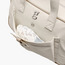 شنطة حفّاضات بشعار العلامة التجارية من جيجلز-baby-diapering-diaperbags-image-5