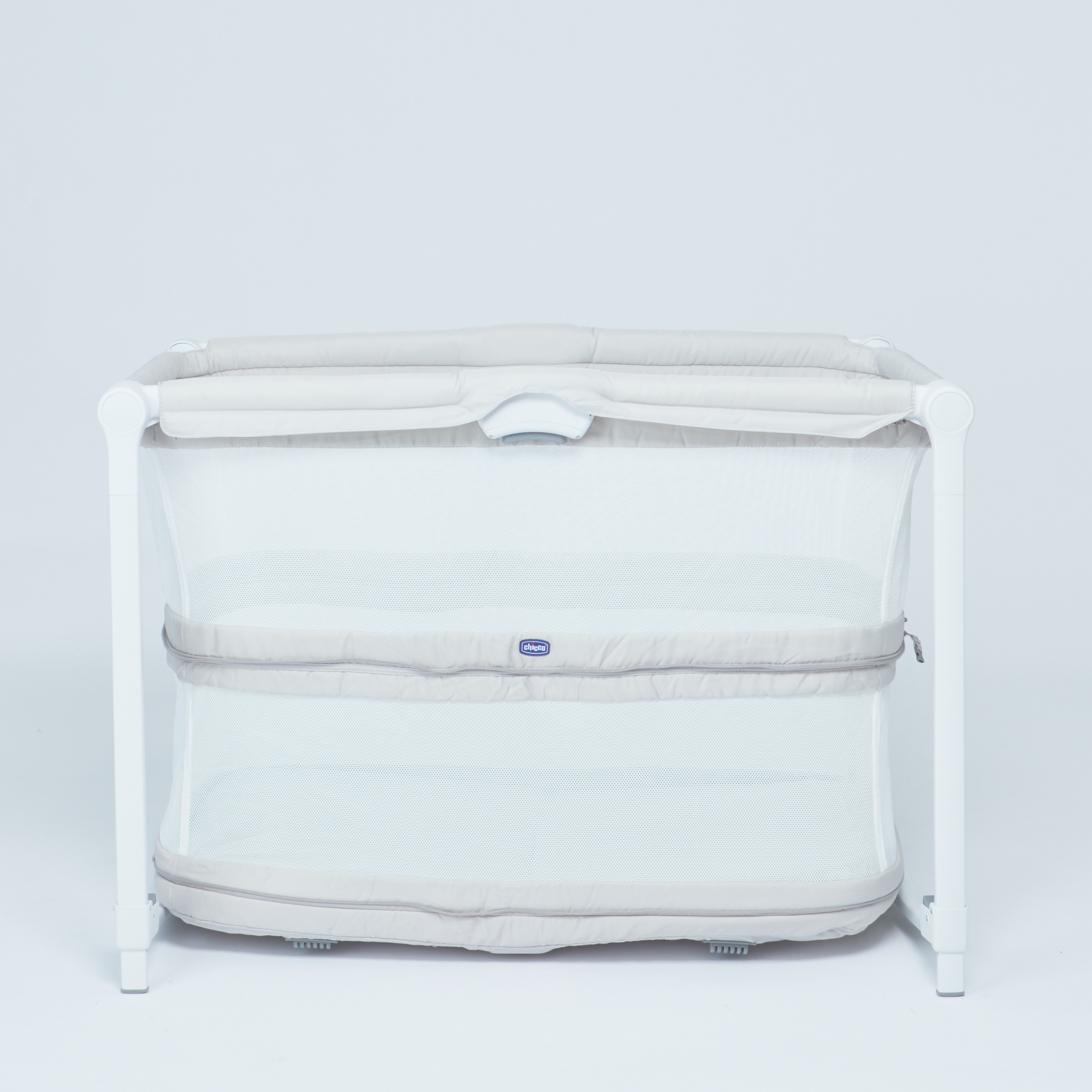 Chicco zip outlet and go crib