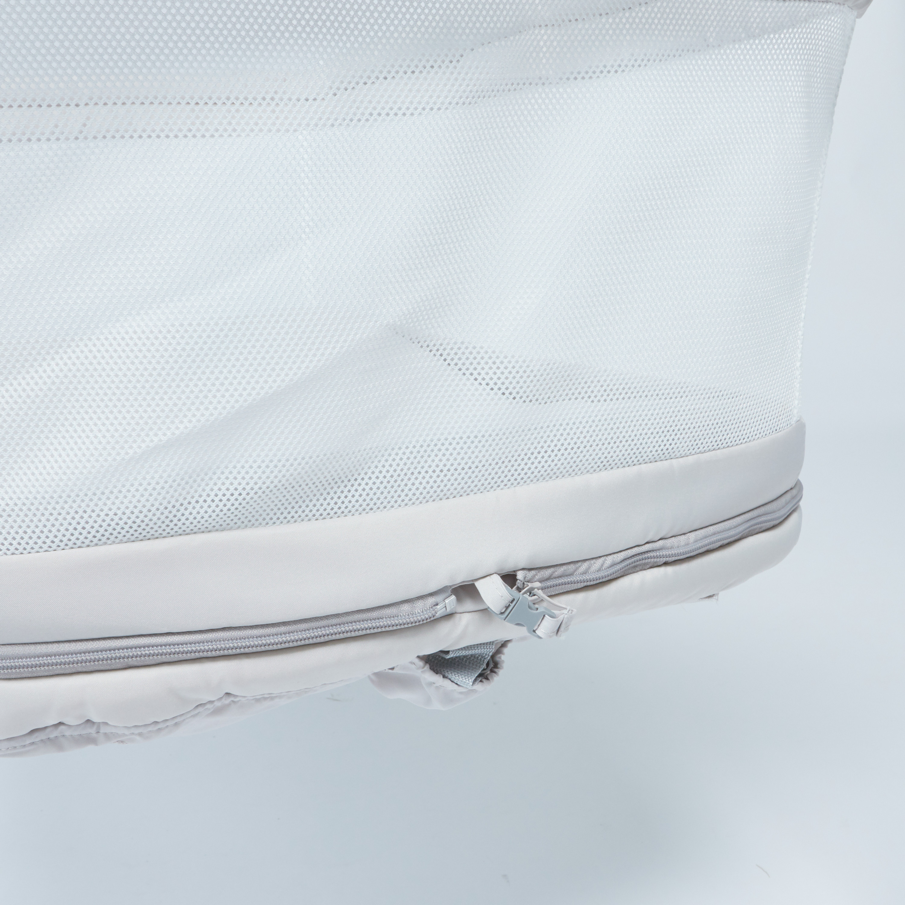 Chicco Glacial Zip and Go Bassinet-baby-nursery-furniture-cribsandbeds-bassinets-image-5