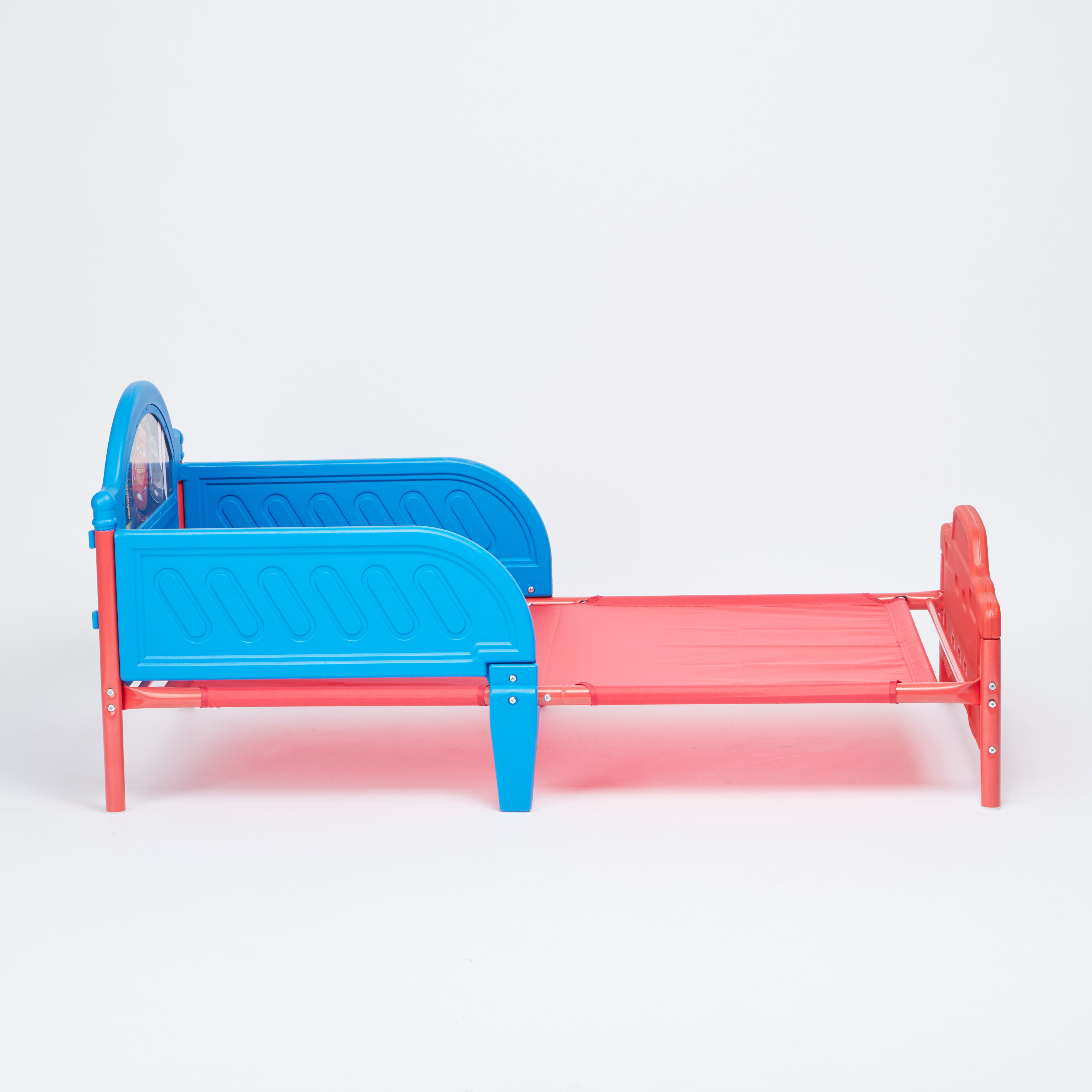 سرير أطفال بحواجز حماية وطبعات كارز من ديزني-baby-nursery-furniture-cribsandbeds-beds-image-4