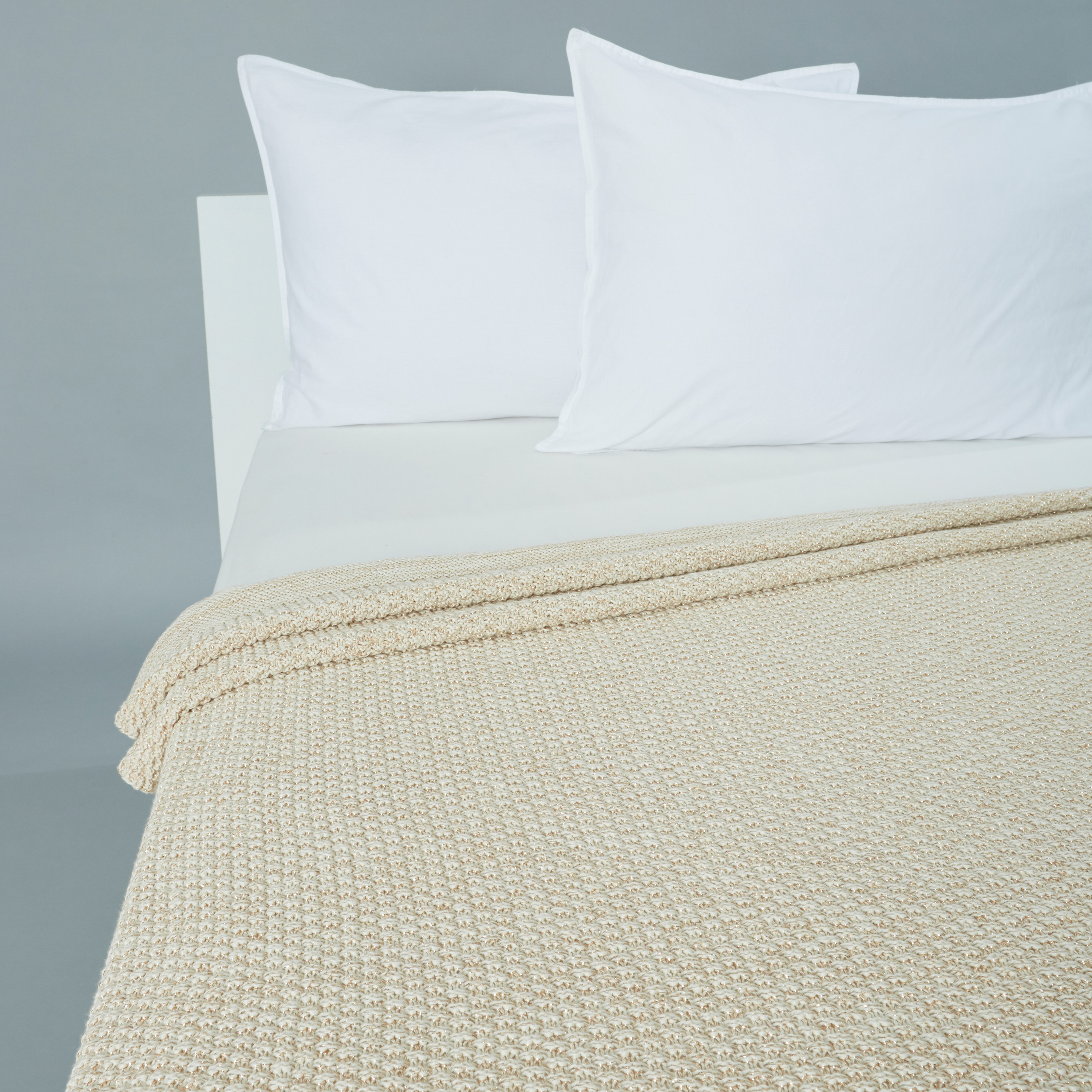 بطانية خفيفة محبوكة مستطيلة من سيلفي- 127x152 سم-household-cushionsandthrows-throwsandblankets-throws-image-1