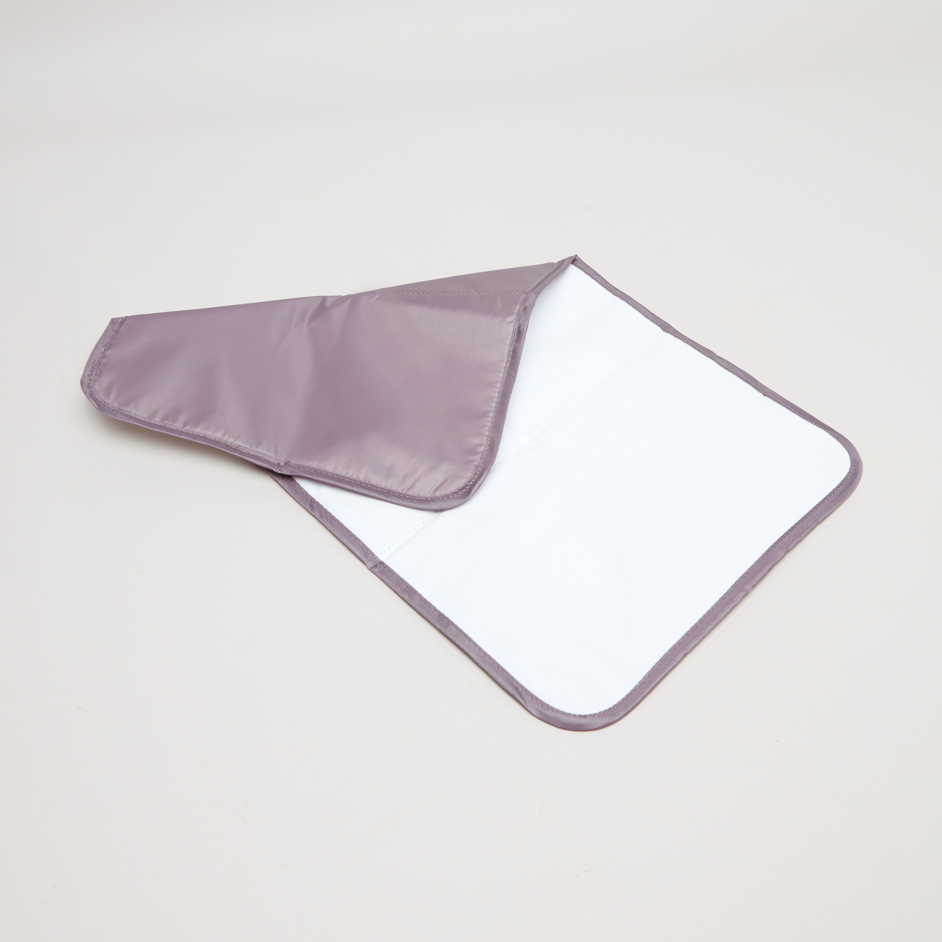 شنطة حفاضات سادة مع غطاء قارورة مياه من جيجلز-baby-gear-diaperbags-image-7