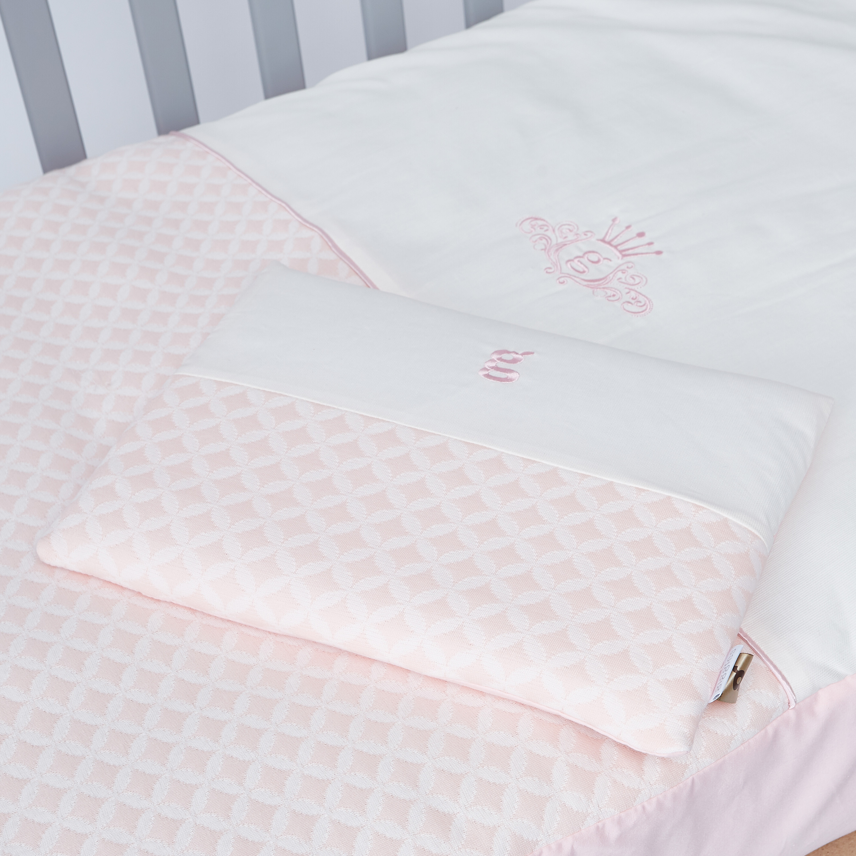 Giggles 2-Piece Printed Bedding Set-baby-nursery-babybedding-image-3