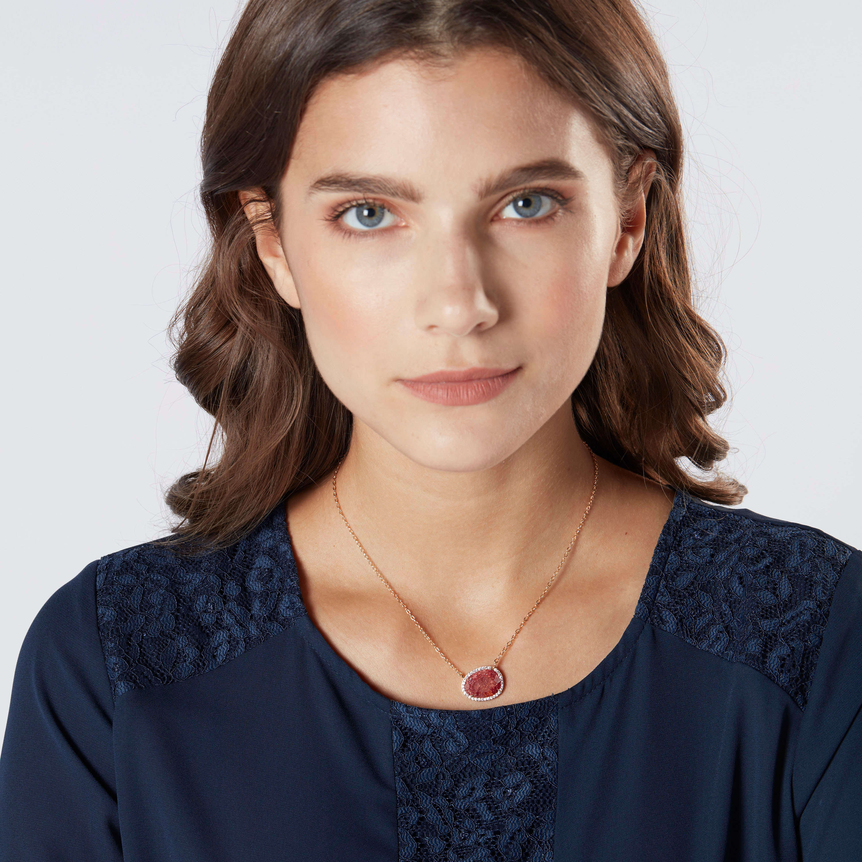 Metallic Necklace with Embellished Pendant-women-watchesandjewellery-jewellery-necklacesandpendants-image-2