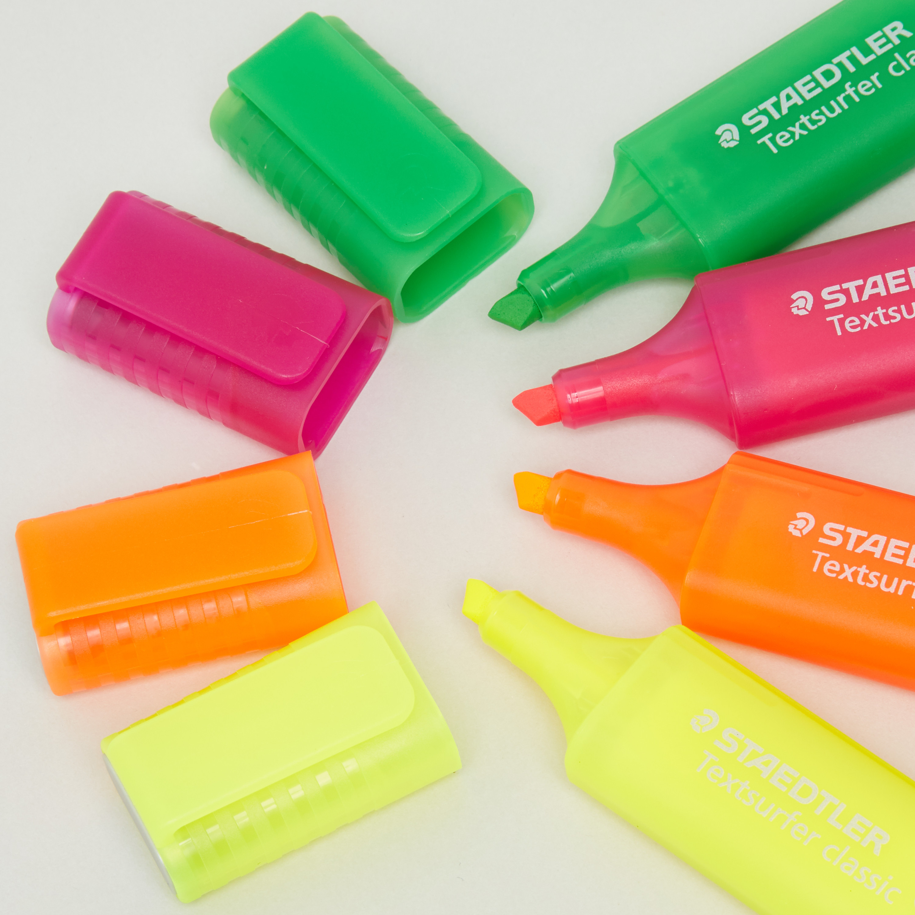 طقم أقلام هايلايتر من ستيدلر- 4 قطع-school-stationery-desksupplies-image-4