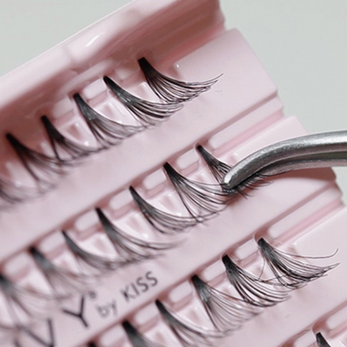 KISS i-Envy Luxe Black Flare Medium Eyelashes - Set of 70-beautyandpersonalcare-giftsets-image-4