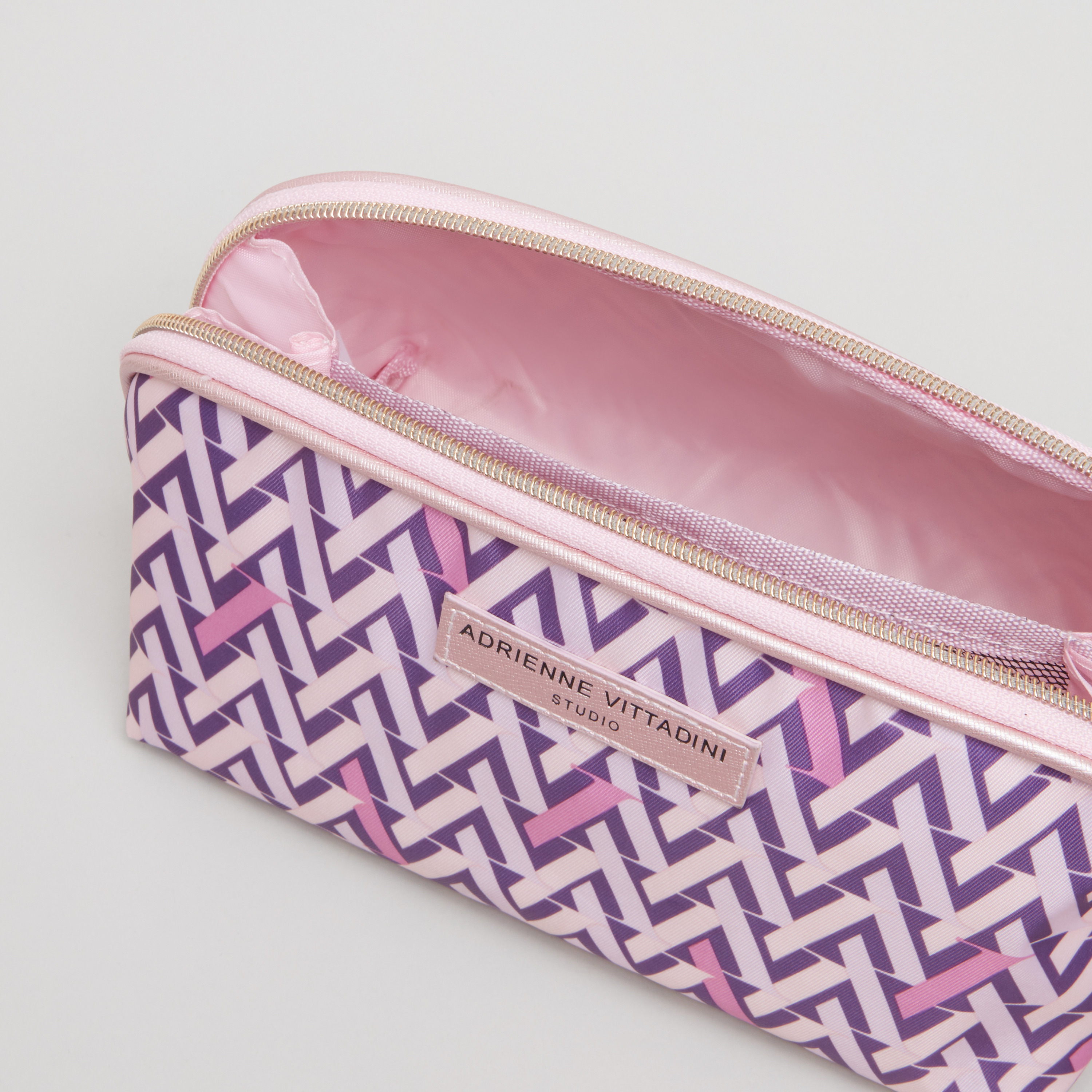 Chevron Printed Cosmetic Pouch with Zip Closure- 18x8x12 cms-beautyandpersonalcare-makeup-brushesandaccessories-makeuppouches-image-2