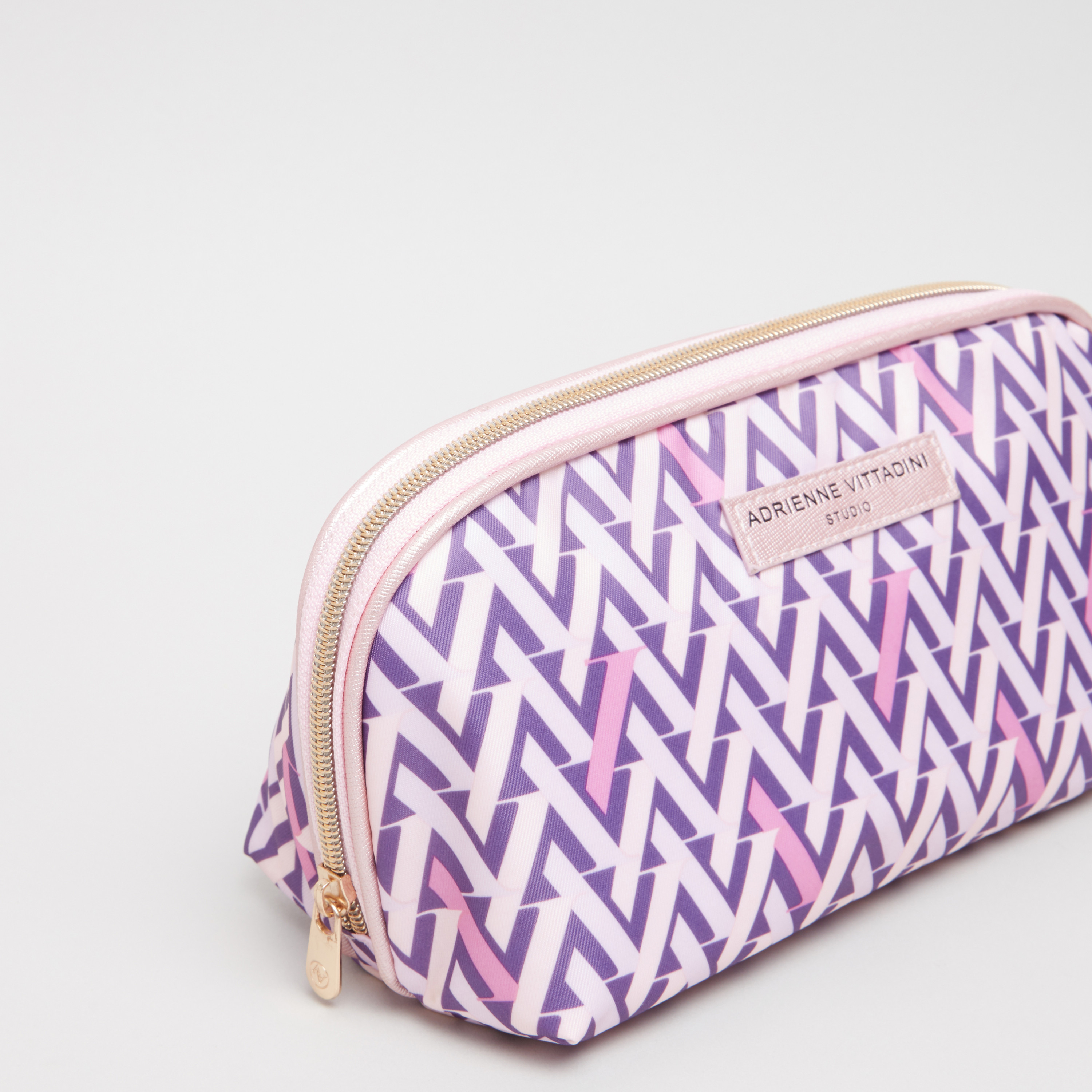 Chevron Printed Cosmetic Pouch with Zip Closure- 18x8x12 cms-beautyandpersonalcare-makeup-brushesandaccessories-makeuppouches-image-4