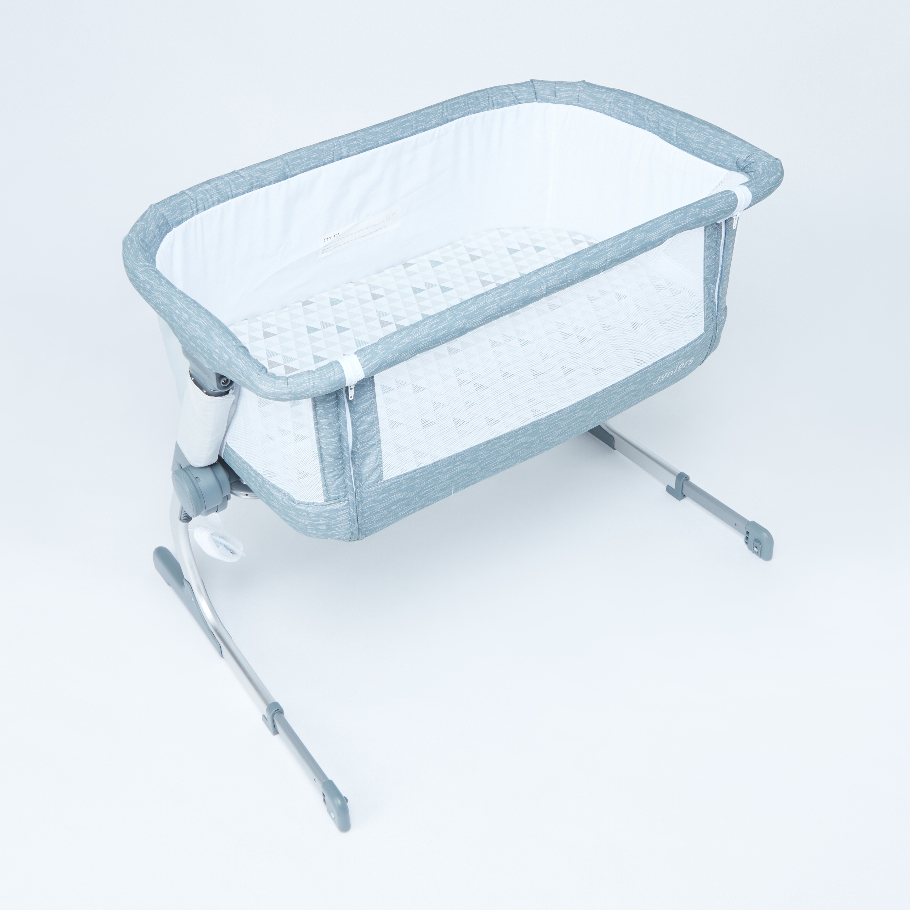 سرير أطفال جانبي صوفيا من جونيورز-baby-nursery-furniture-cribsandbeds-bassinets-image-9