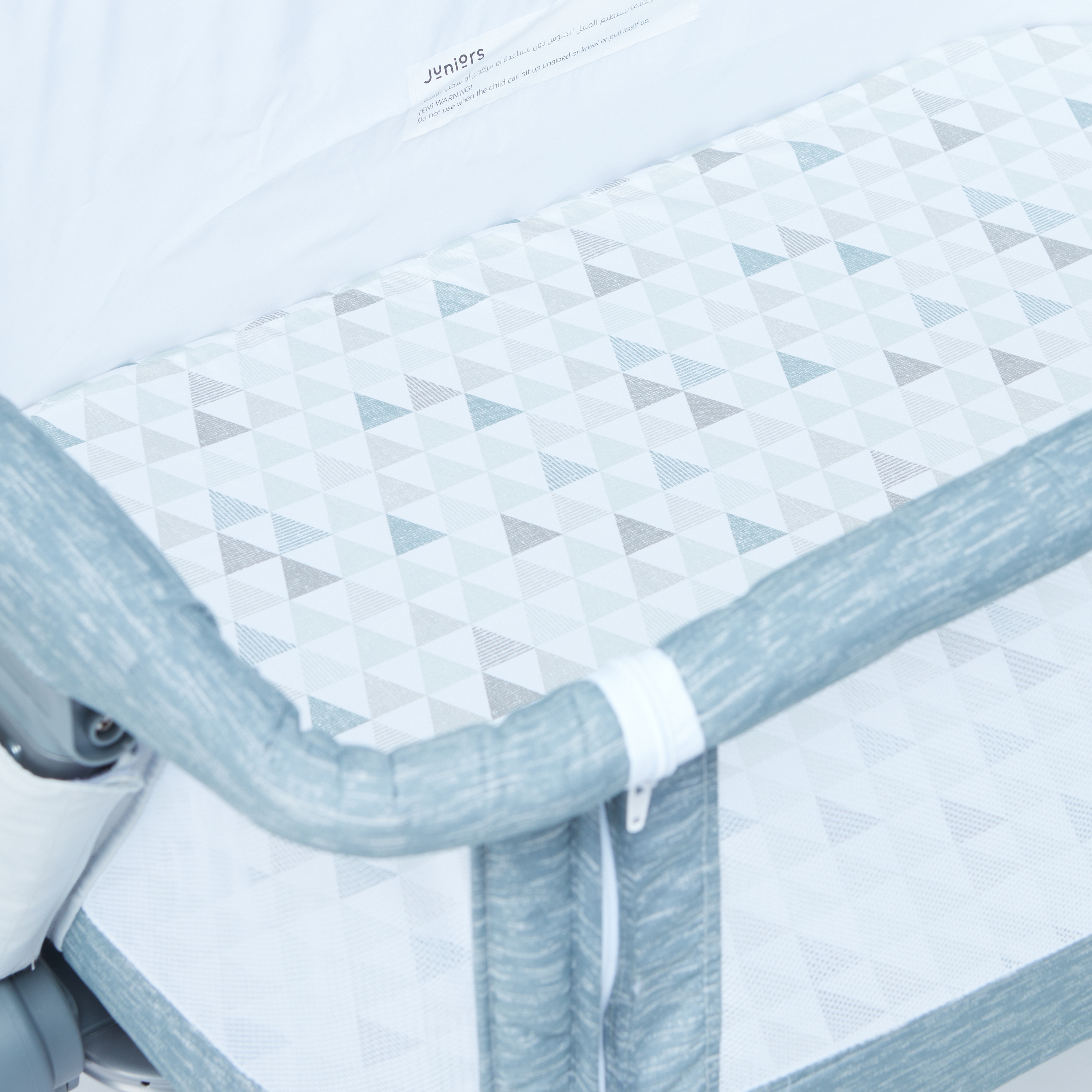 سرير أطفال جانبي صوفيا من جونيورز-baby-nursery-furniture-cribsandbeds-bassinets-image-5