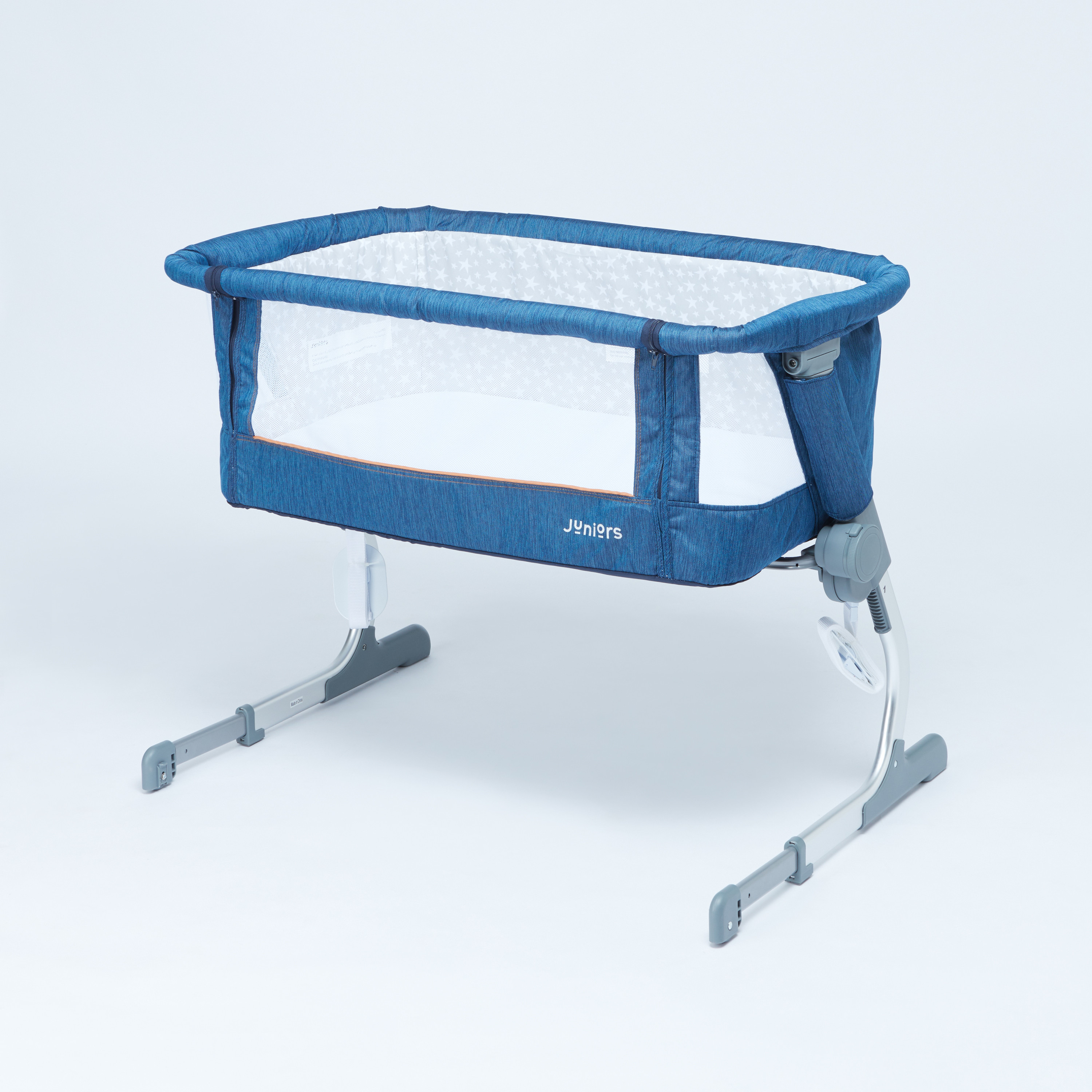 سرير أطفال جانبي صوفيا من جونيورز-baby-nursery-furniture-cribsandbeds-bassinets-image-2