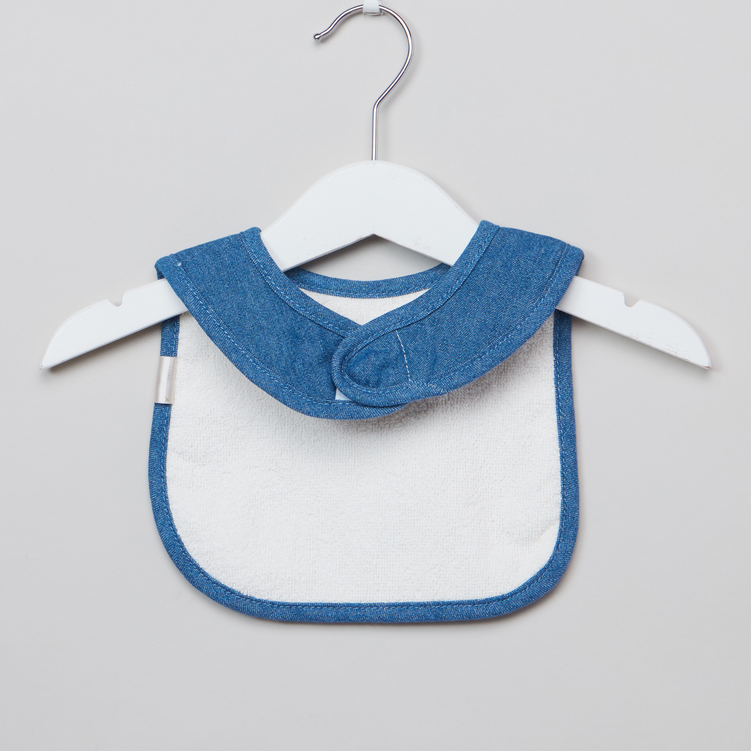 مريلة بطبعات من جيجلز- طقم 3 قطع-baby-feeding-bibs-image-4
