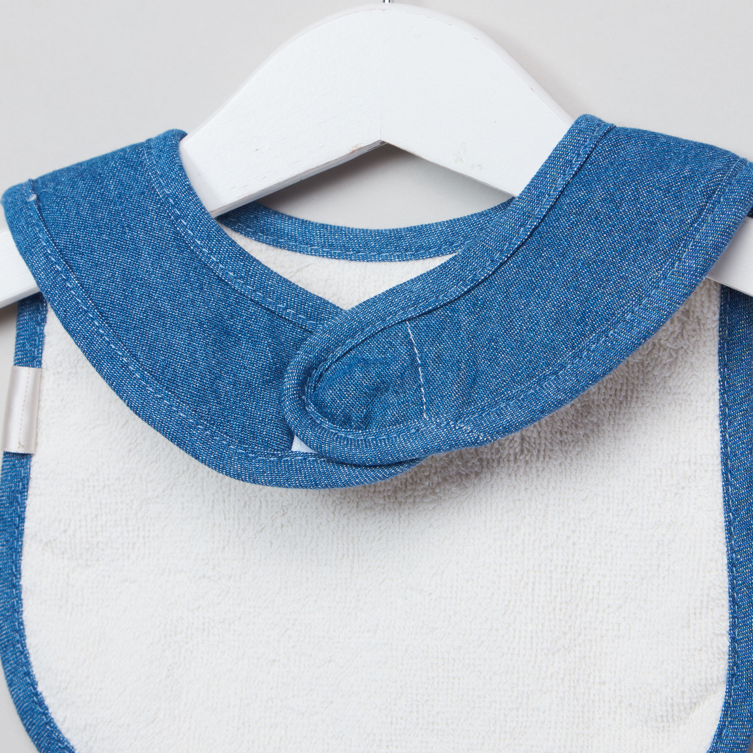 مريلة بطبعات من جيجلز- طقم 3 قطع-baby-feeding-bibs-image-5