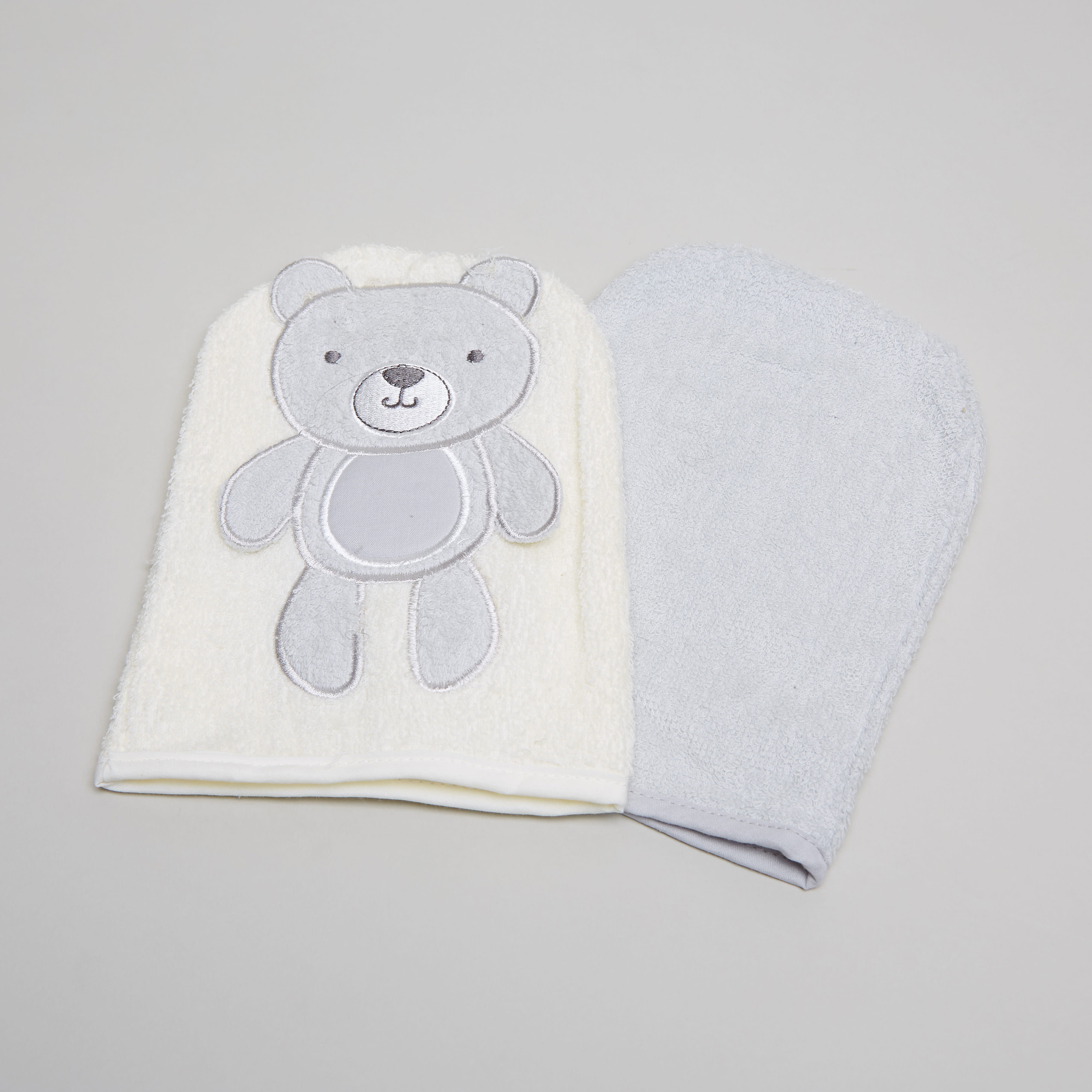 قفازات استحمام مطرزة من جونيورز طقم قطعتين-baby-bathandcare-towels-image-1