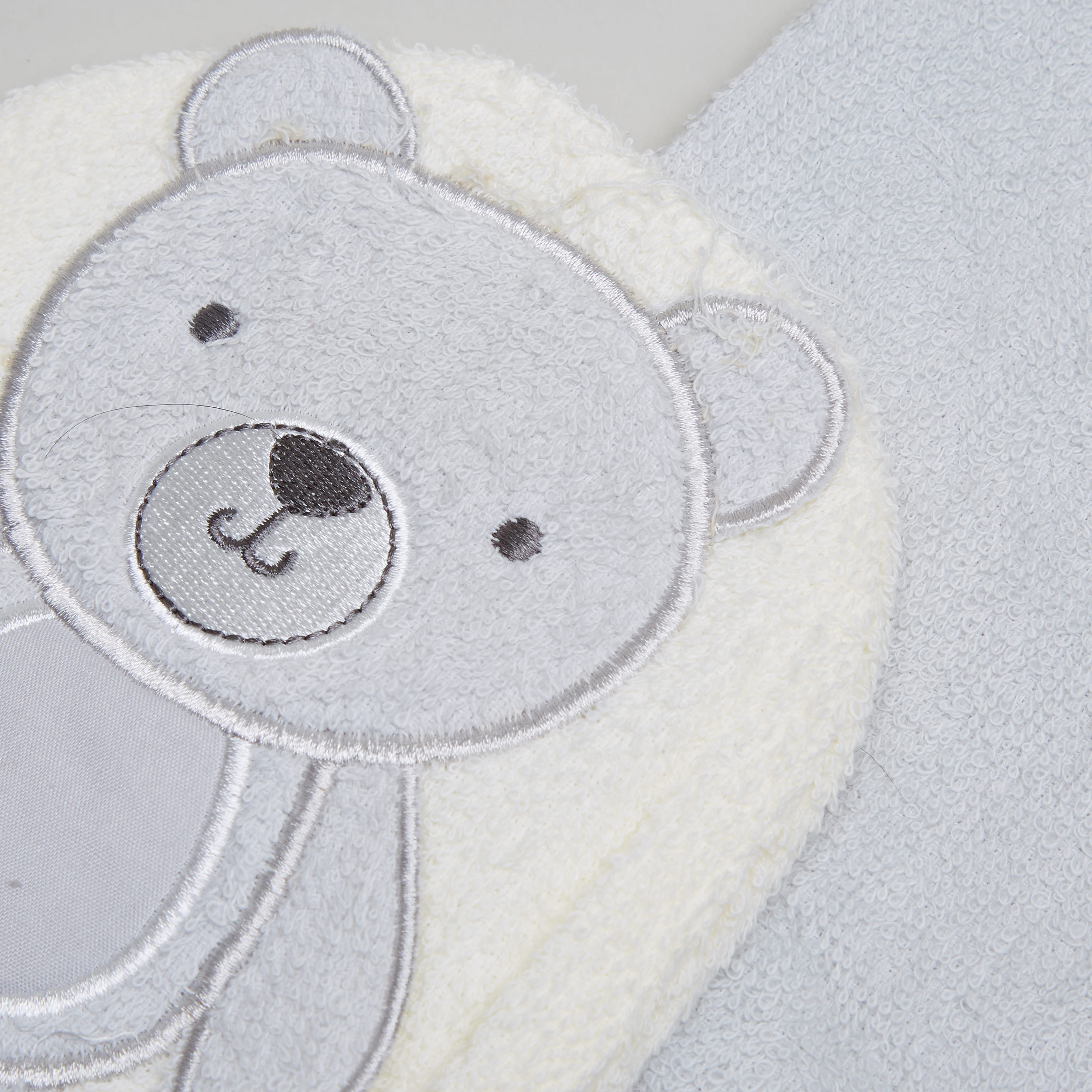 قفازات استحمام مطرزة من جونيورز طقم قطعتين-baby-bathandcare-towels-image-2