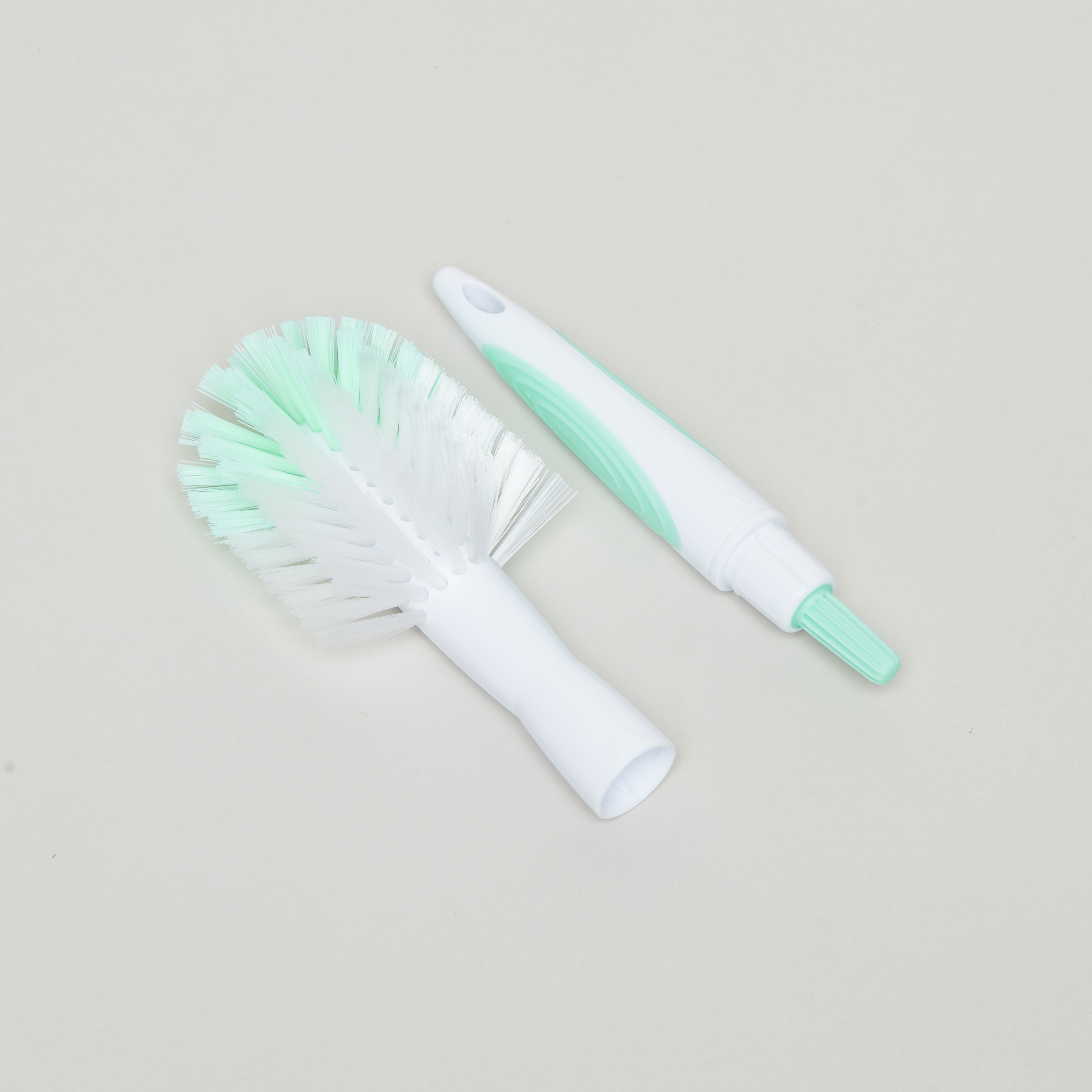 Tommee Tippee Travel Bottle and Teat Brush-baby-feeding-accessories-image-3