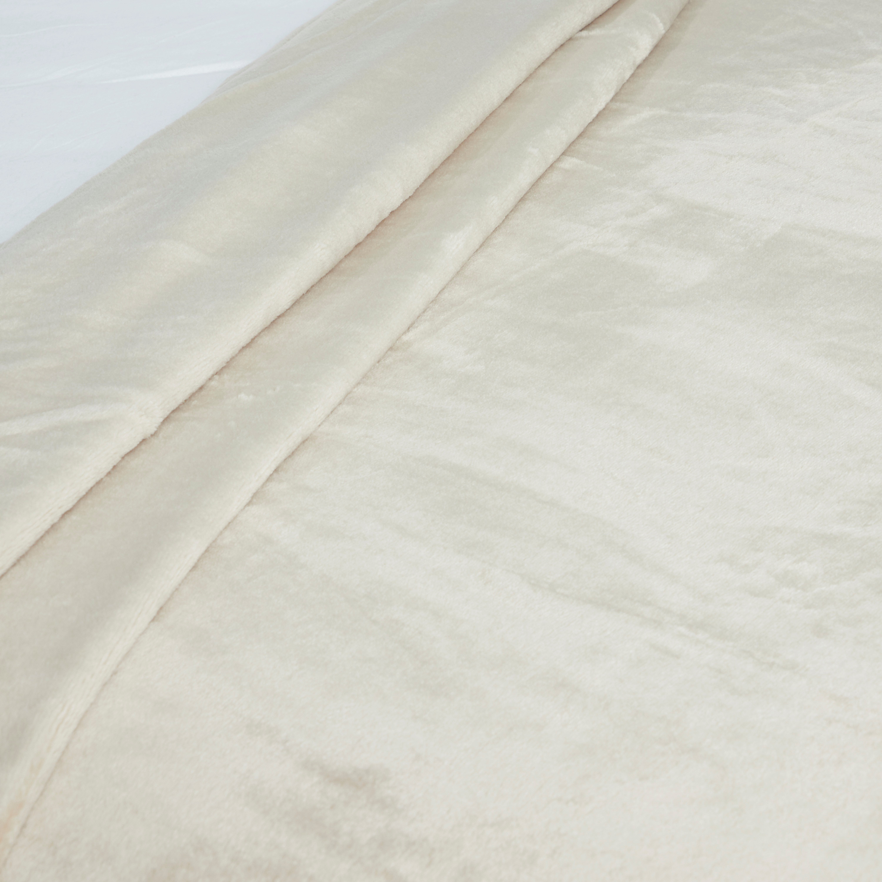 Solid Plush Throw - 180x150 cms-household-cushionsandthrows-throwsandblankets-throws-image-2