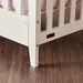 سرير أطفال خشبي 2 في 1 أبيض فيرواي قابل للتعديل إلى ثلاثة مستويات (حتى 3 سنوات) من جونيورز-%D8%A3%D8%B3%D8%B1%D9%91%D8%A9 %D8%A7%D9%84%D8%B1%D8%B6%D9%91%D8%B9-thumbnail-7