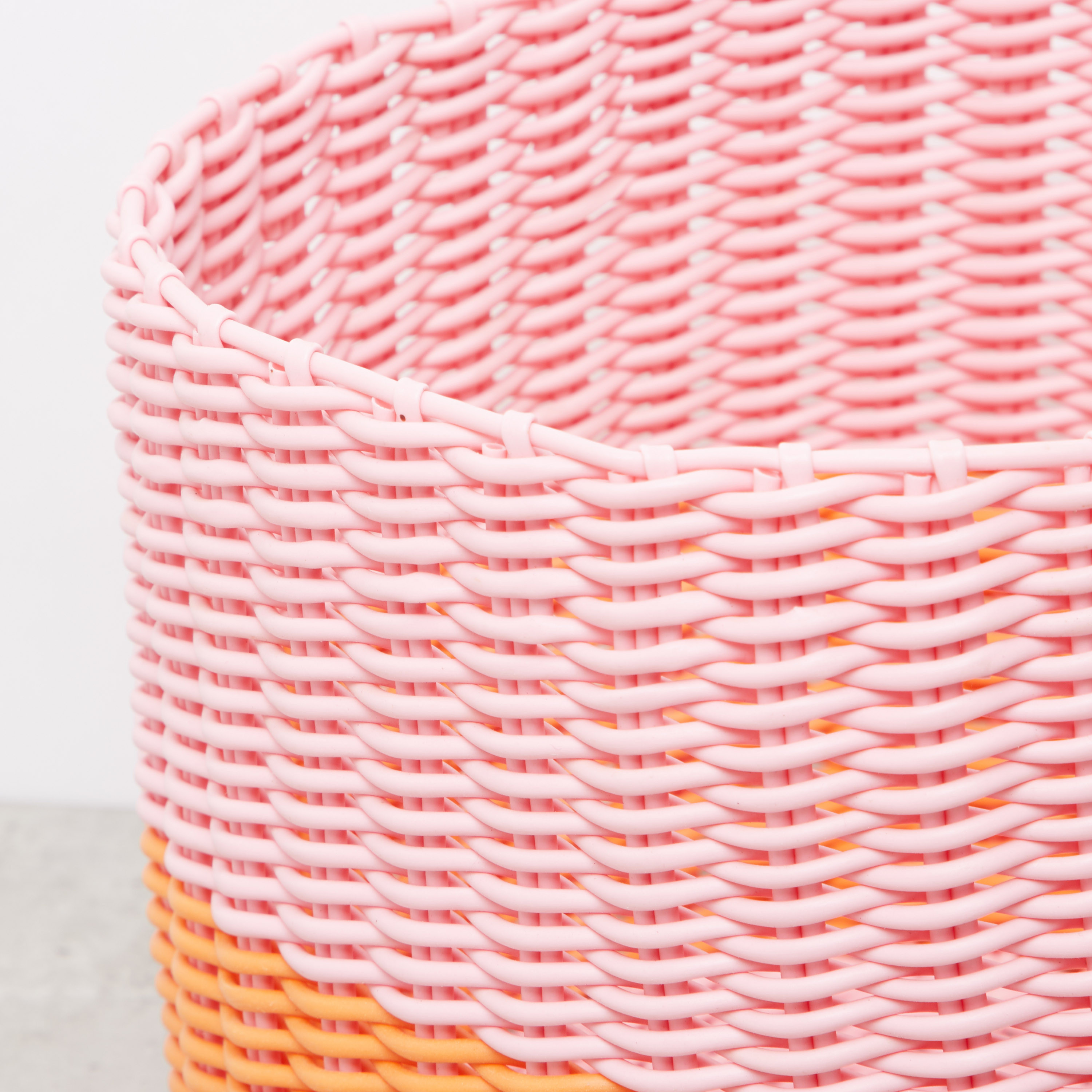 سلة خوص بقوالب ملونة-household-decor-boxesandtrays-image-3