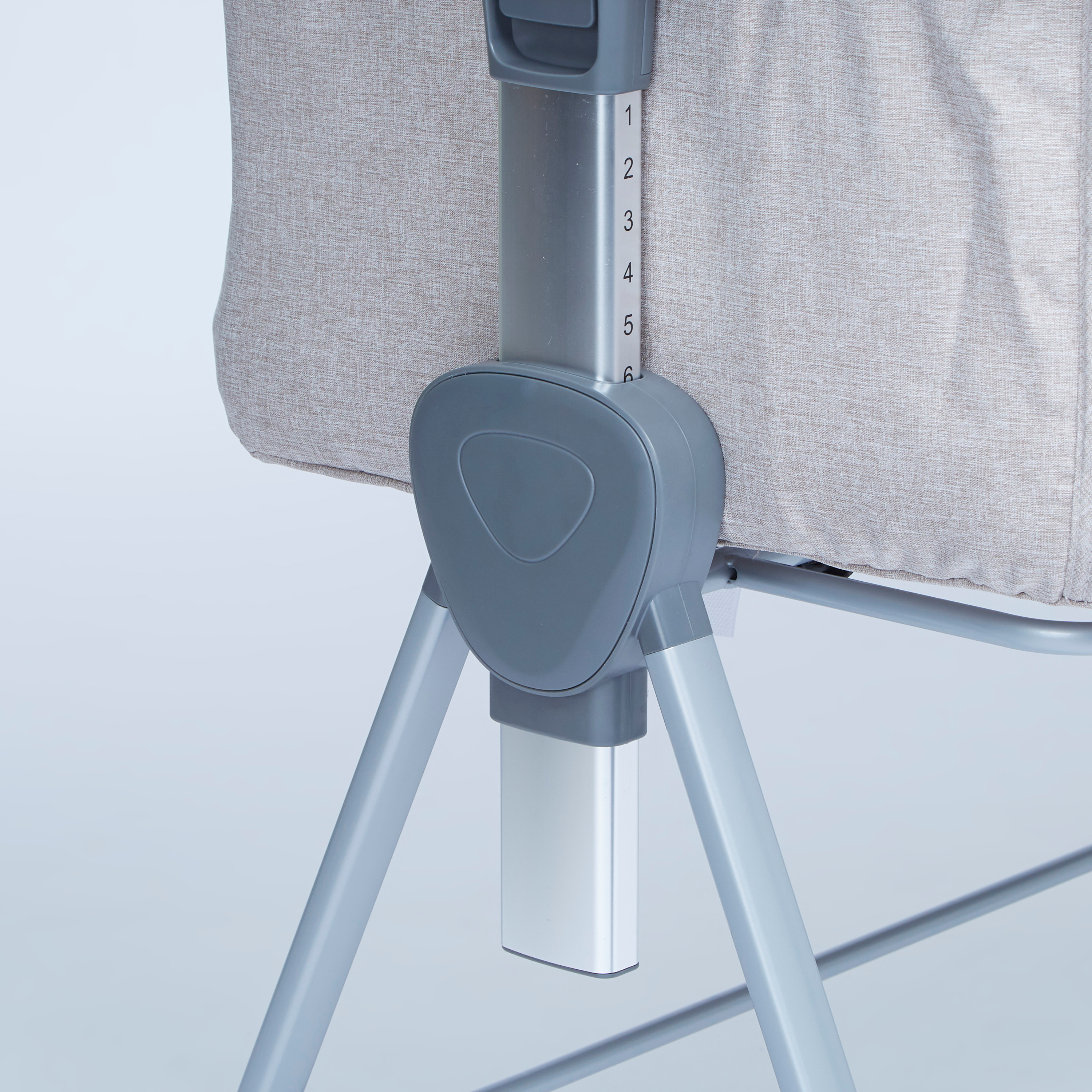 سرير جانبي بيرسي من جونيورز-baby-nursery-furniture-cribsandbeds-bassinets-image-4