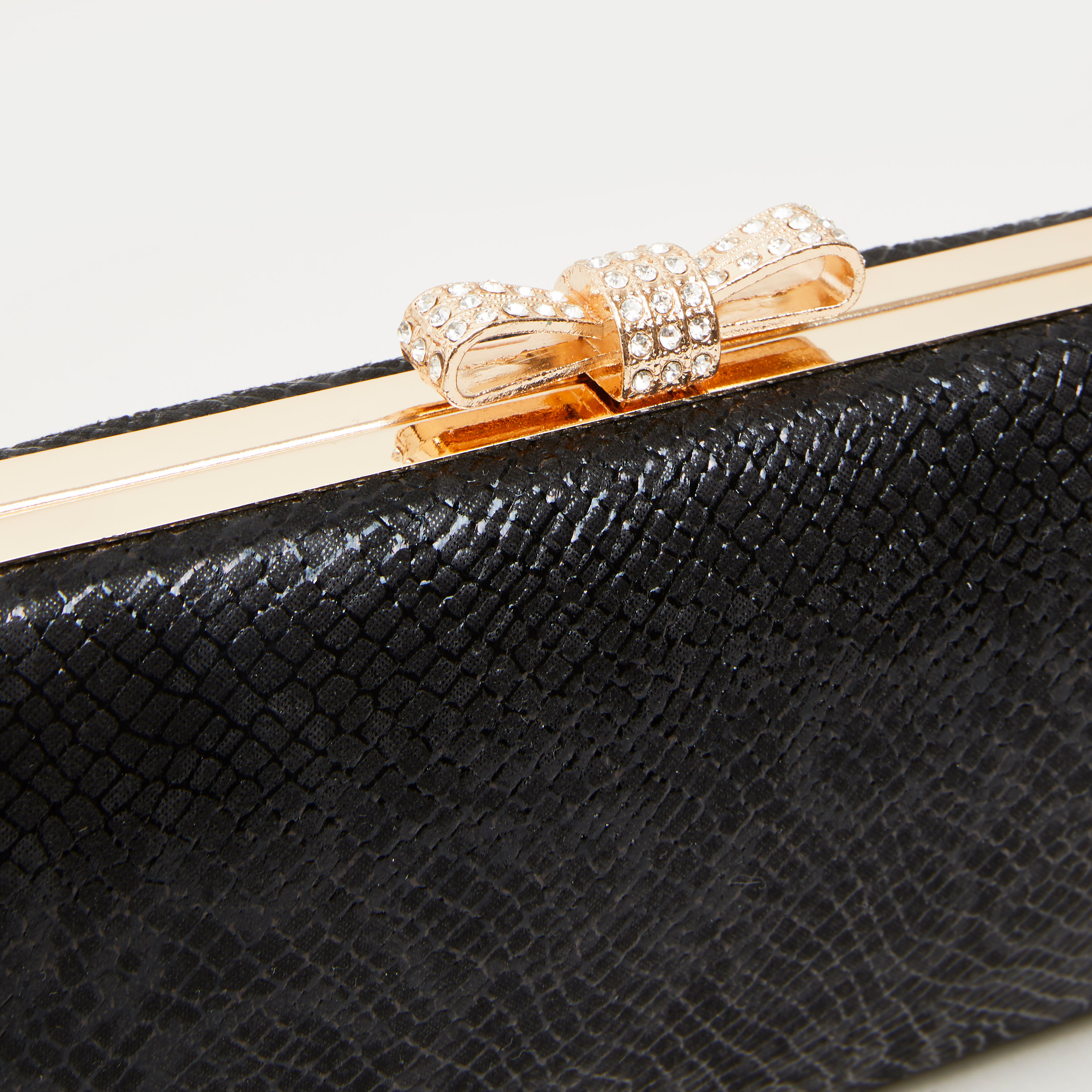 شنطة كلاتش بارزة الملمس مزينة بفيونكة من ساشا-women-bagsandwallets-handbags-image-5