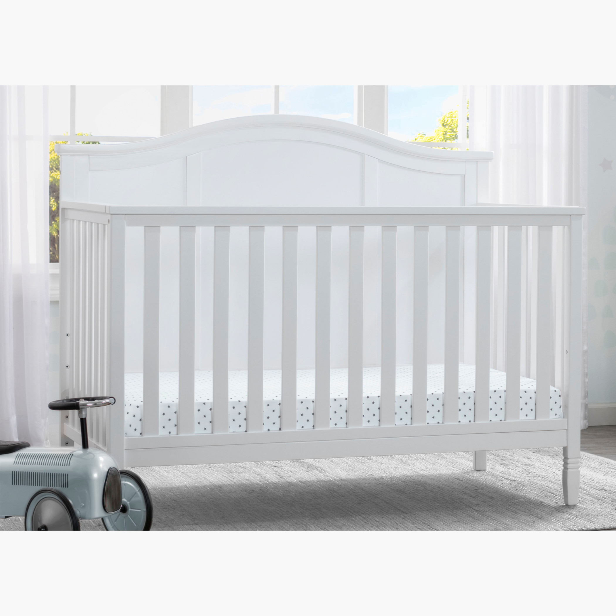 Delta children madrid 4 in best sale 1 crib