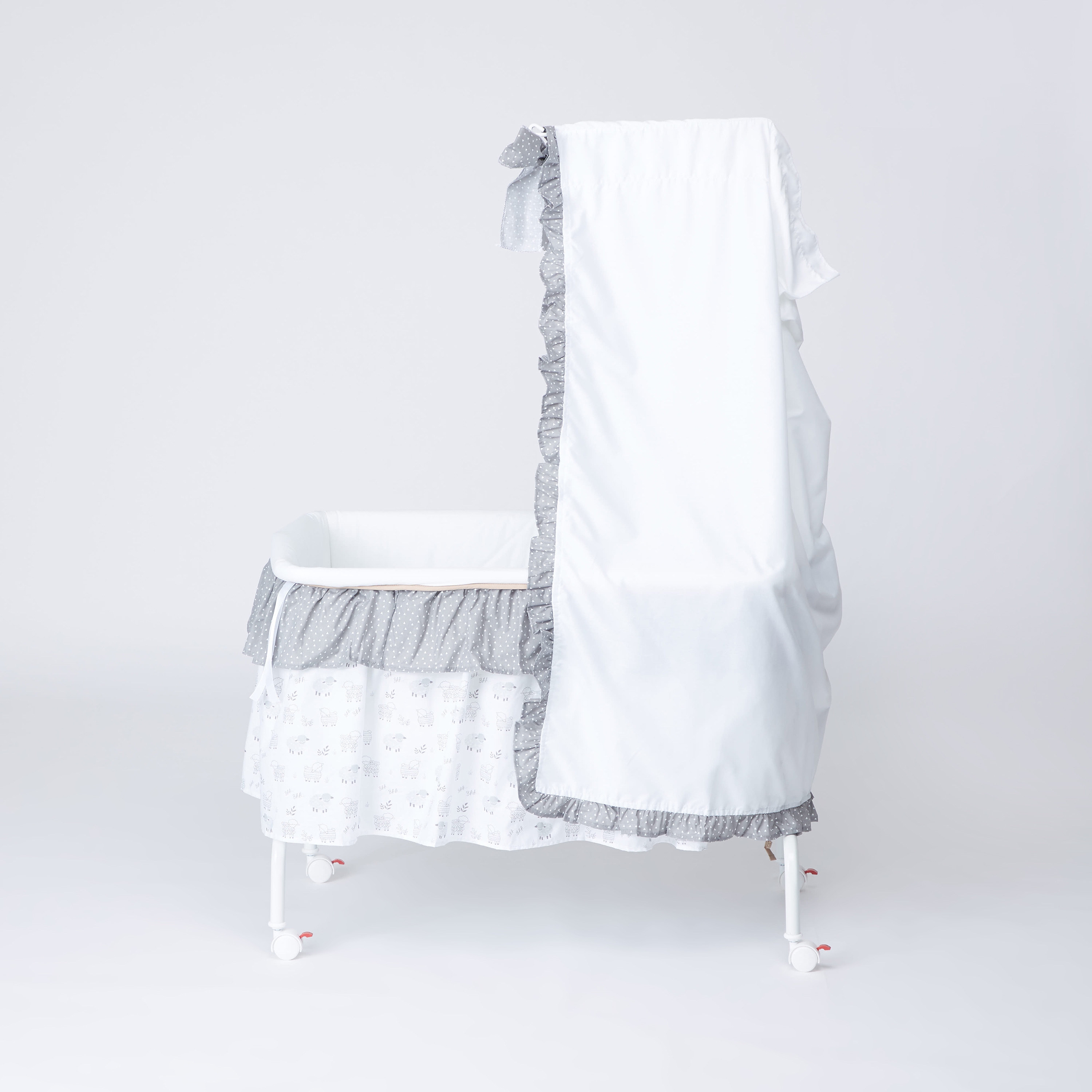 سرير أطفال تانفير من جونيورز-baby-nursery-furniture-cribsandbeds-bassinets-image-2