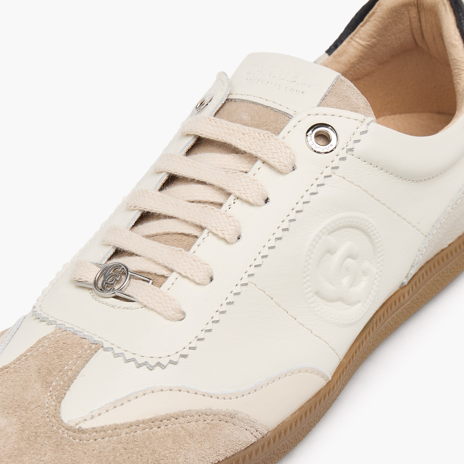 حذاء سنيكرز كاحل جلد برباط للنساء من كارميلا-women-shoes-sneakers-image-4