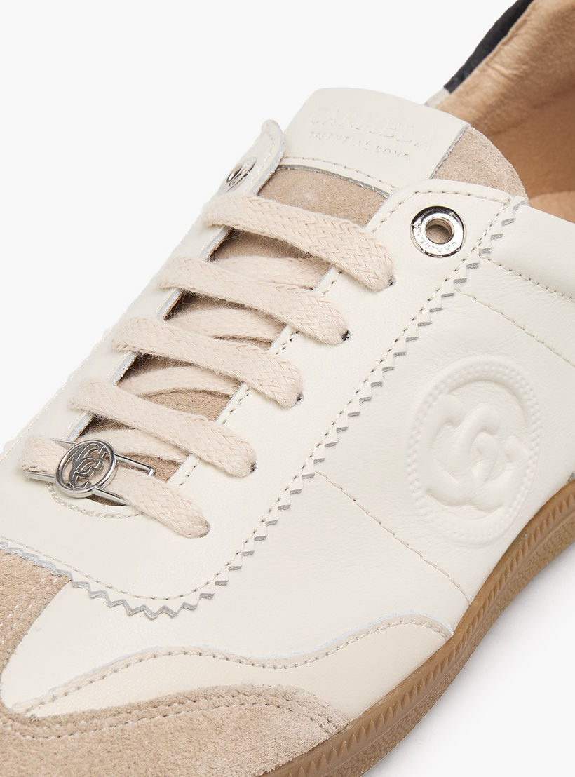 حذاء سنيكرز كاحل جلد برباط للنساء من كارميلا-women-shoes-sneakers-image-4