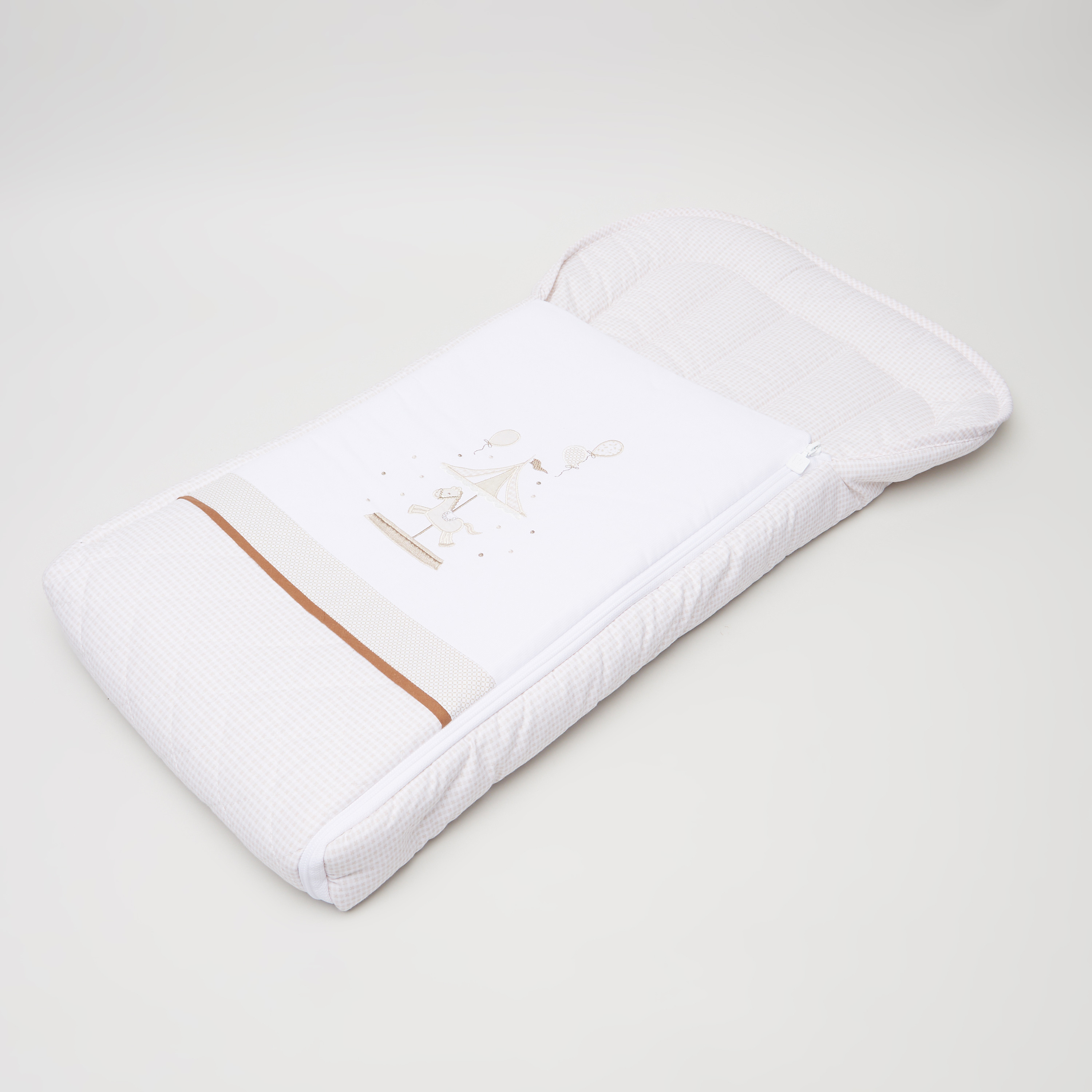 Cambrass Printed Nest Bag with Zip Closure-baby-nursery-babybedding-image-1