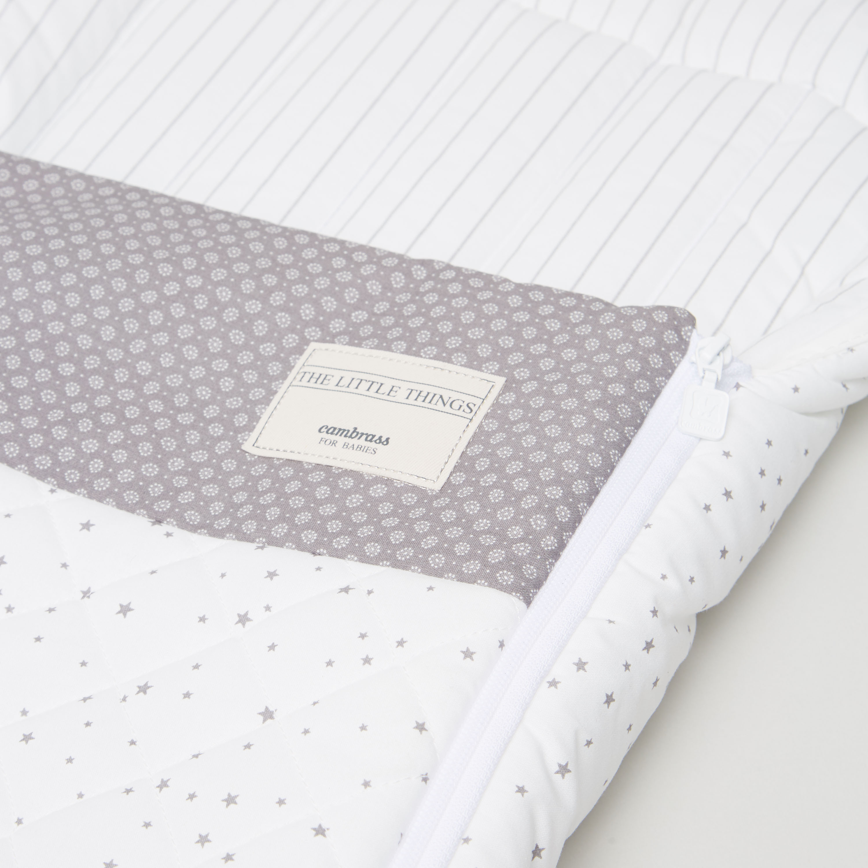 شنطة حمل أطفال بطبعات من كامبراس-baby-nursery-babybedding-image-3