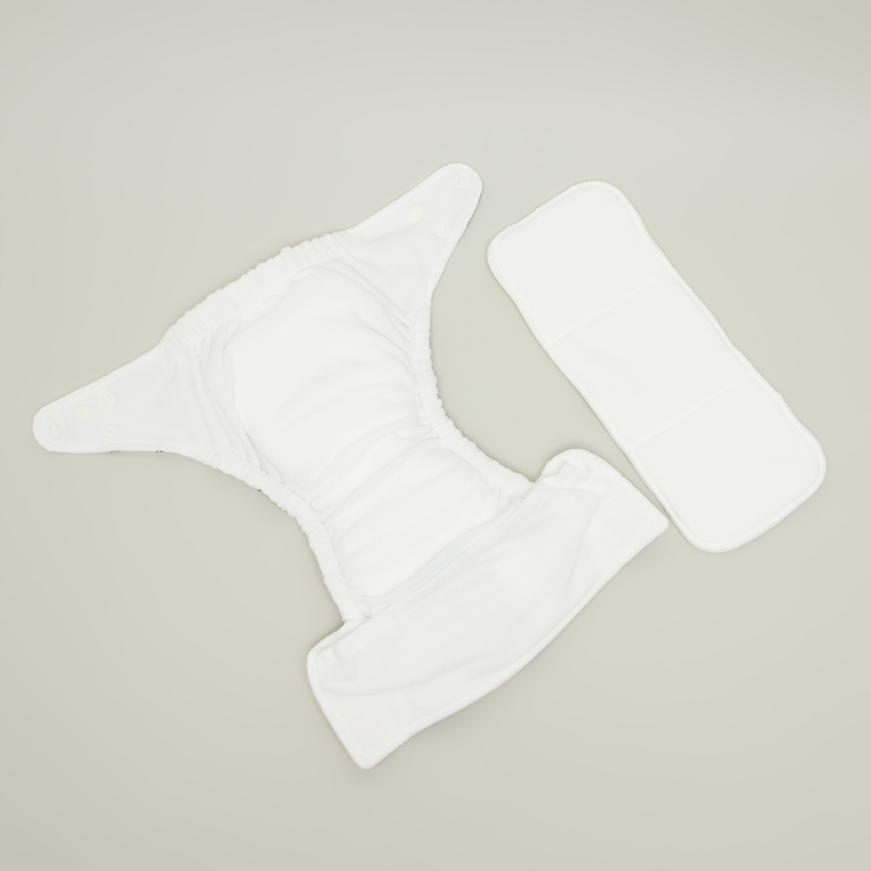 غطاء حفاض بفتحتين وطبعات آيس كريم من تشارلي بانانا-baby-diapering-diapers-image-2