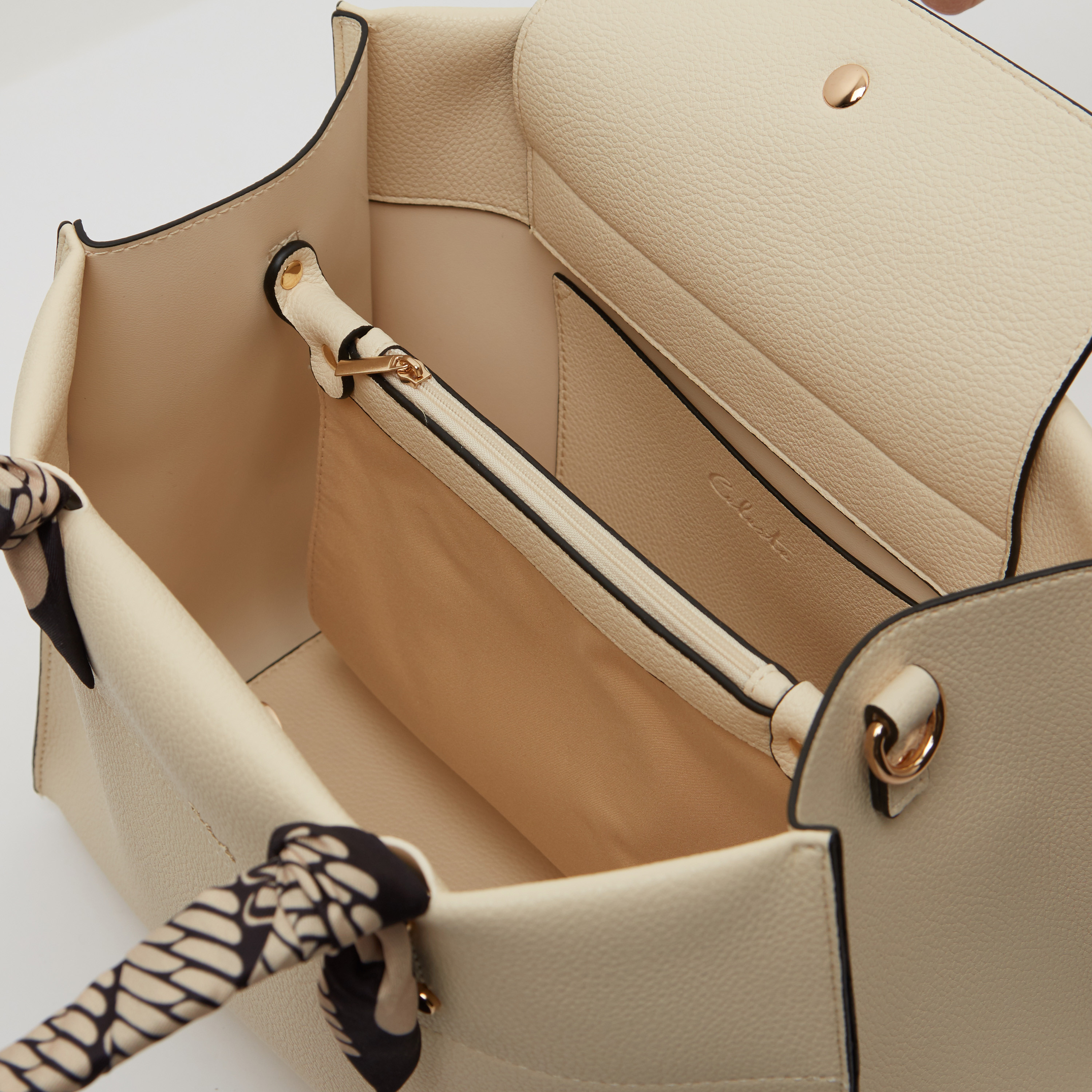 شنطة توتي بمقابض مزدوجة من سيليست-women-bagsandwallets-handbags-image-4