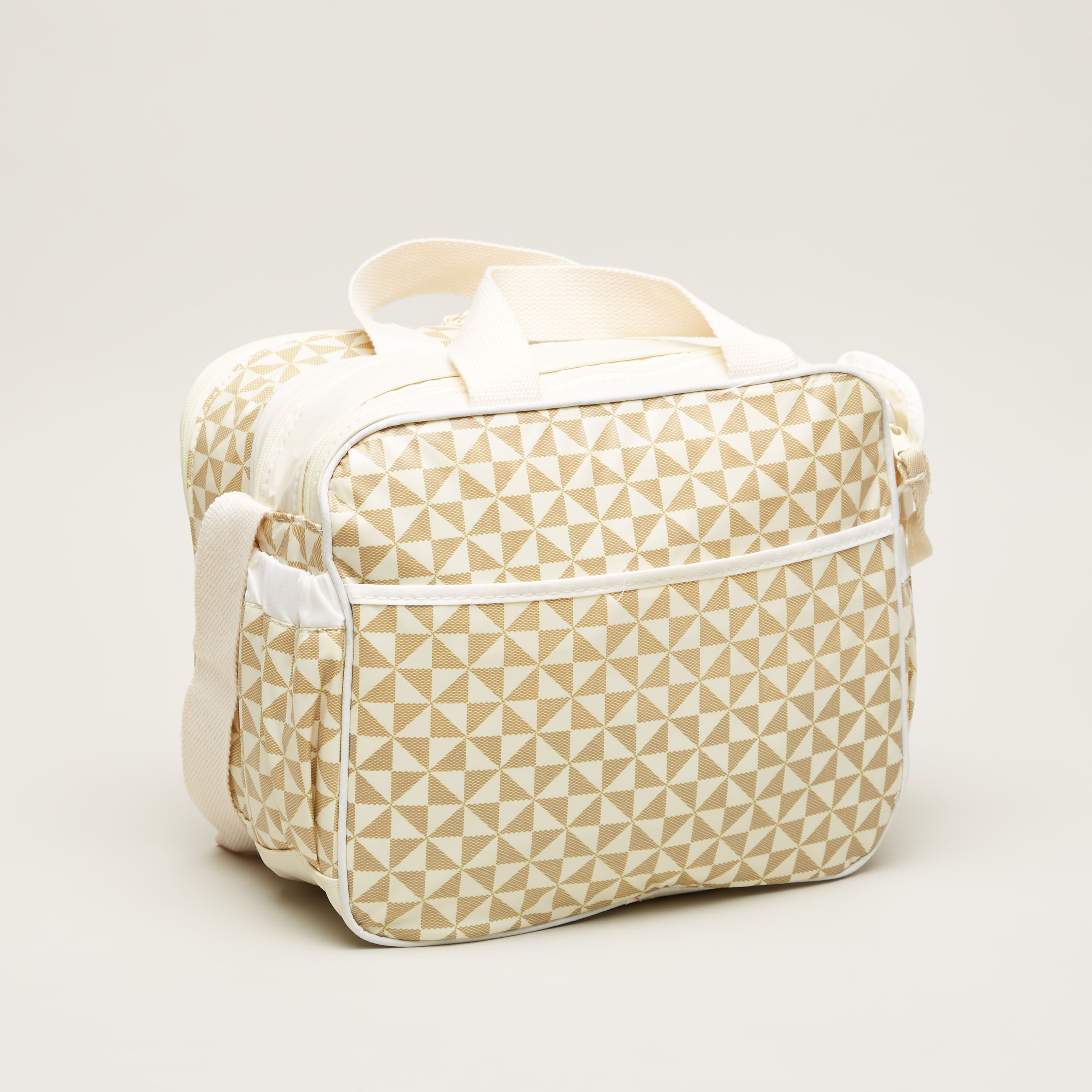 شنطة حفاضات بطبعات من جونيورز-baby-gear-diaperbags-image-4