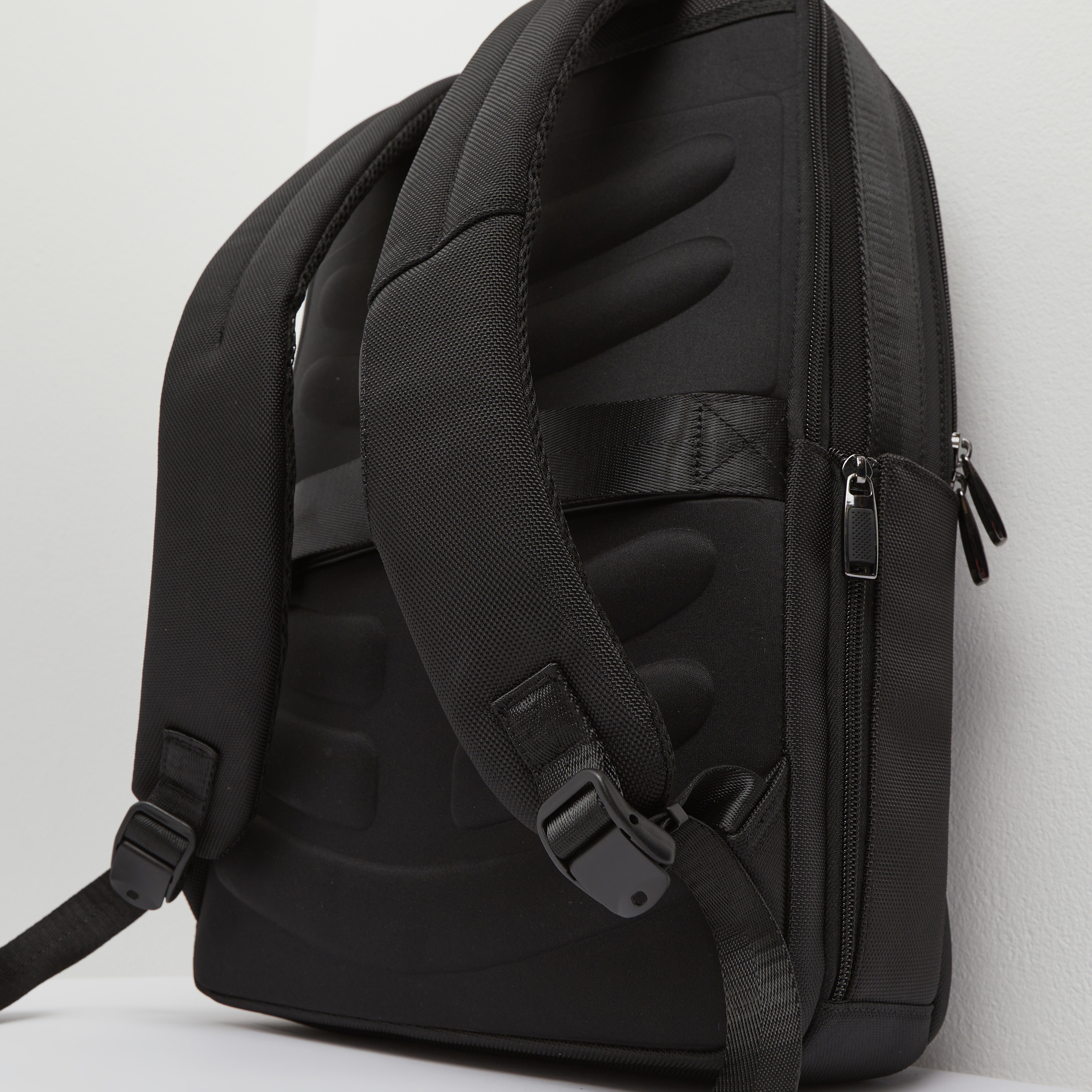 Duchini Solid Backpack with Zip Closure-men-bags-image-3