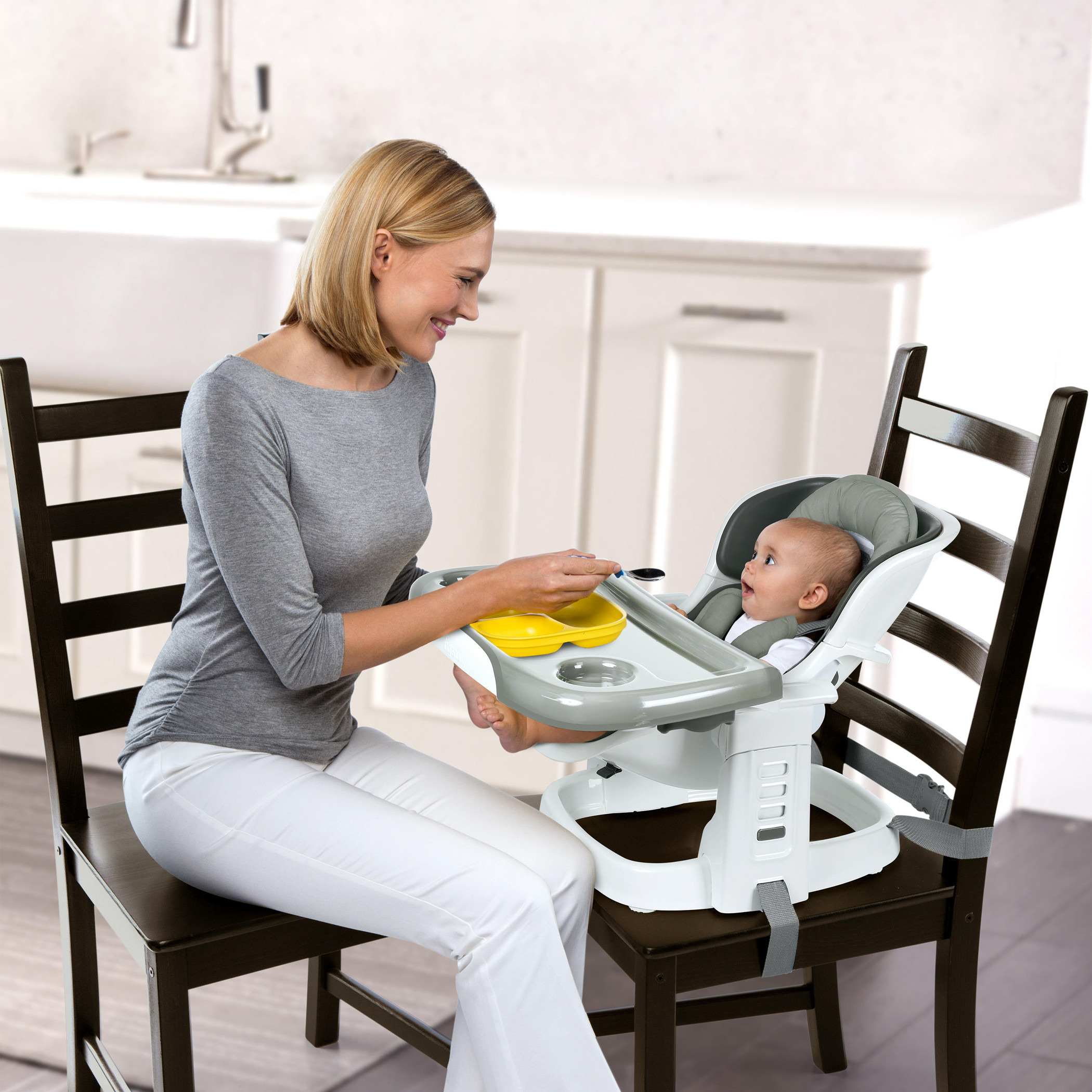 كرسي مرتفع بصينية من برايت ستارتس-baby-feeding-highchairsandboosters-image-7